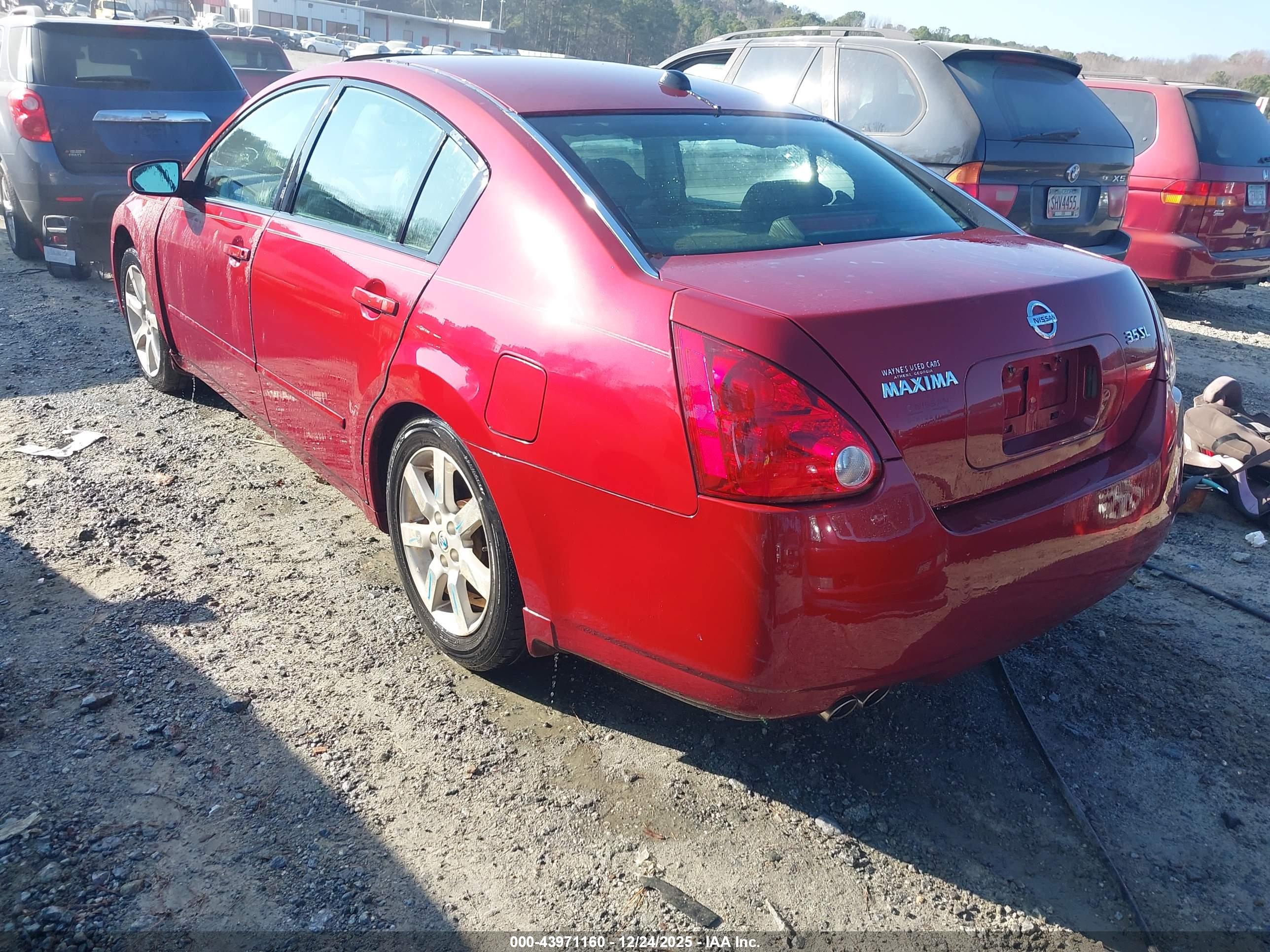 NISSAN MAXIMA image 3