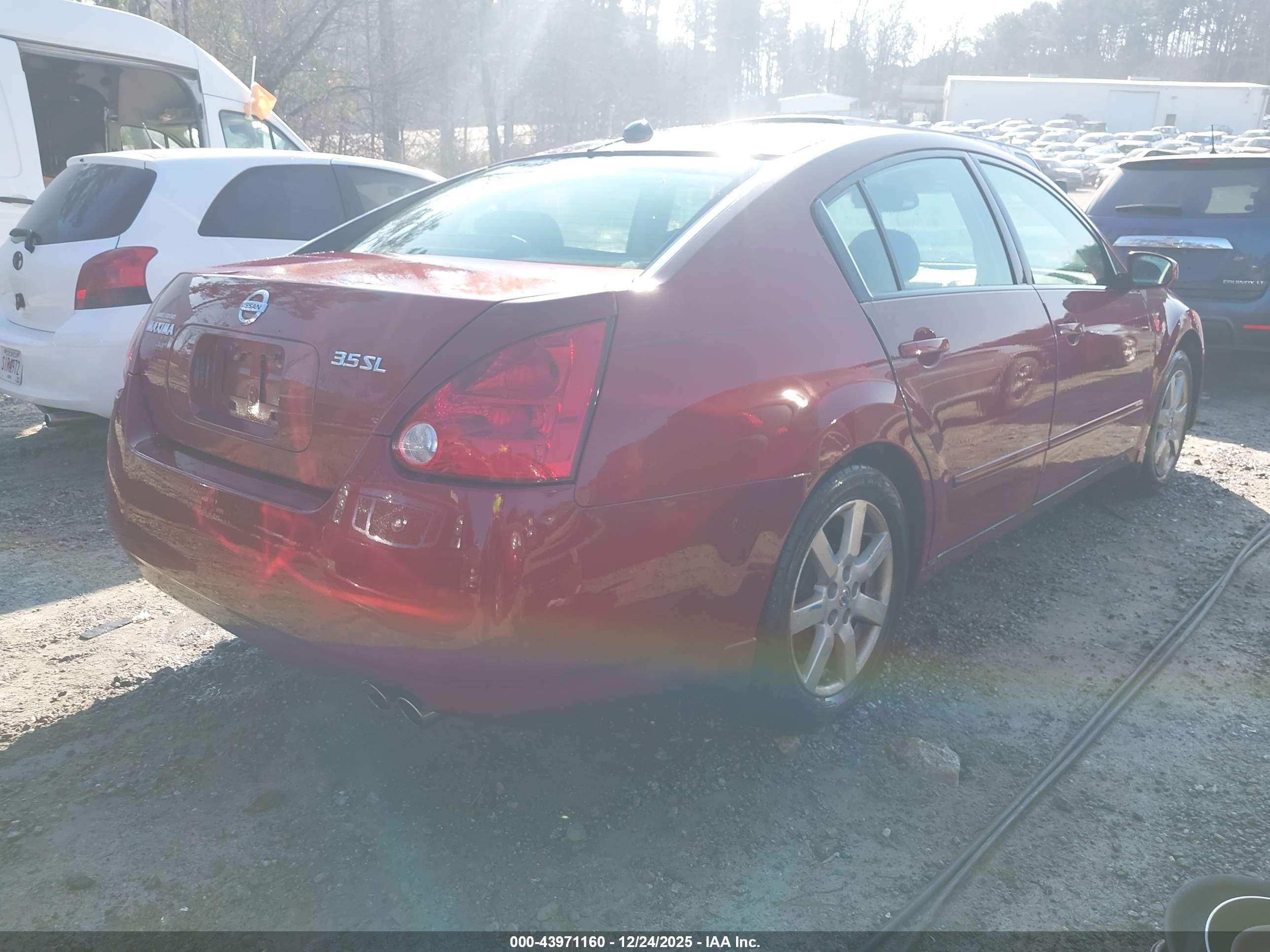NISSAN MAXIMA image 4
