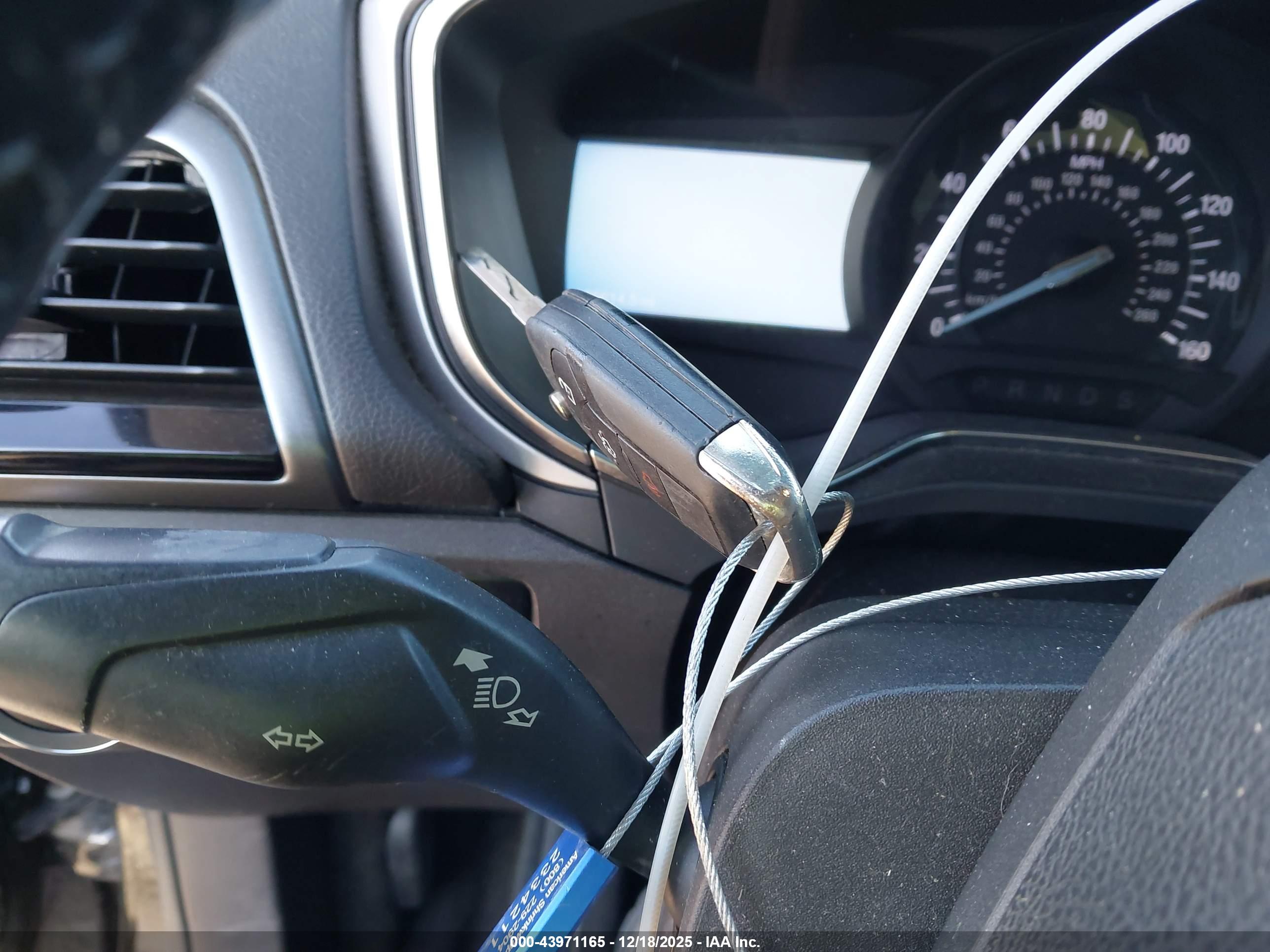 FORD FUSION image 11
