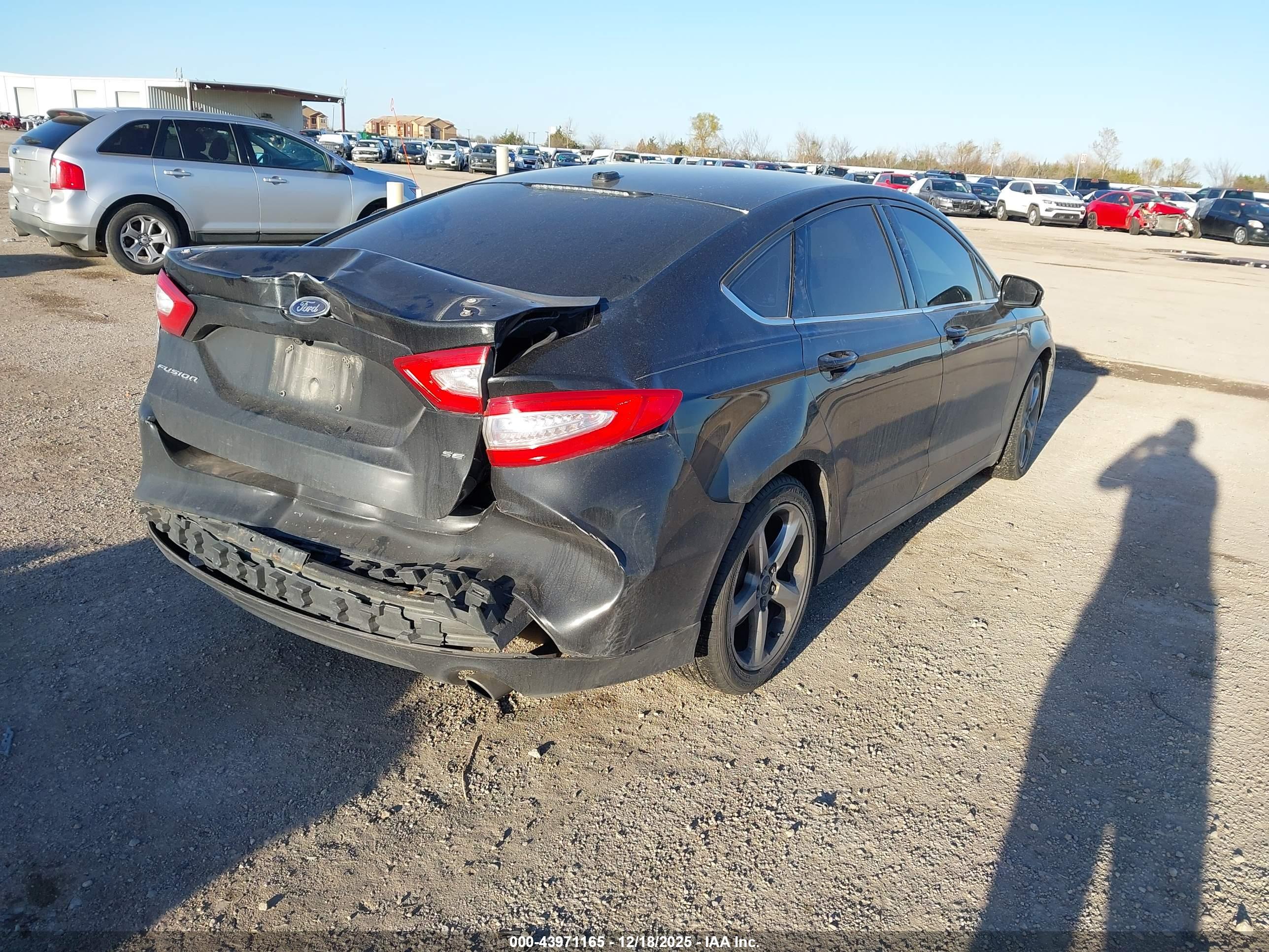 FORD FUSION image 4