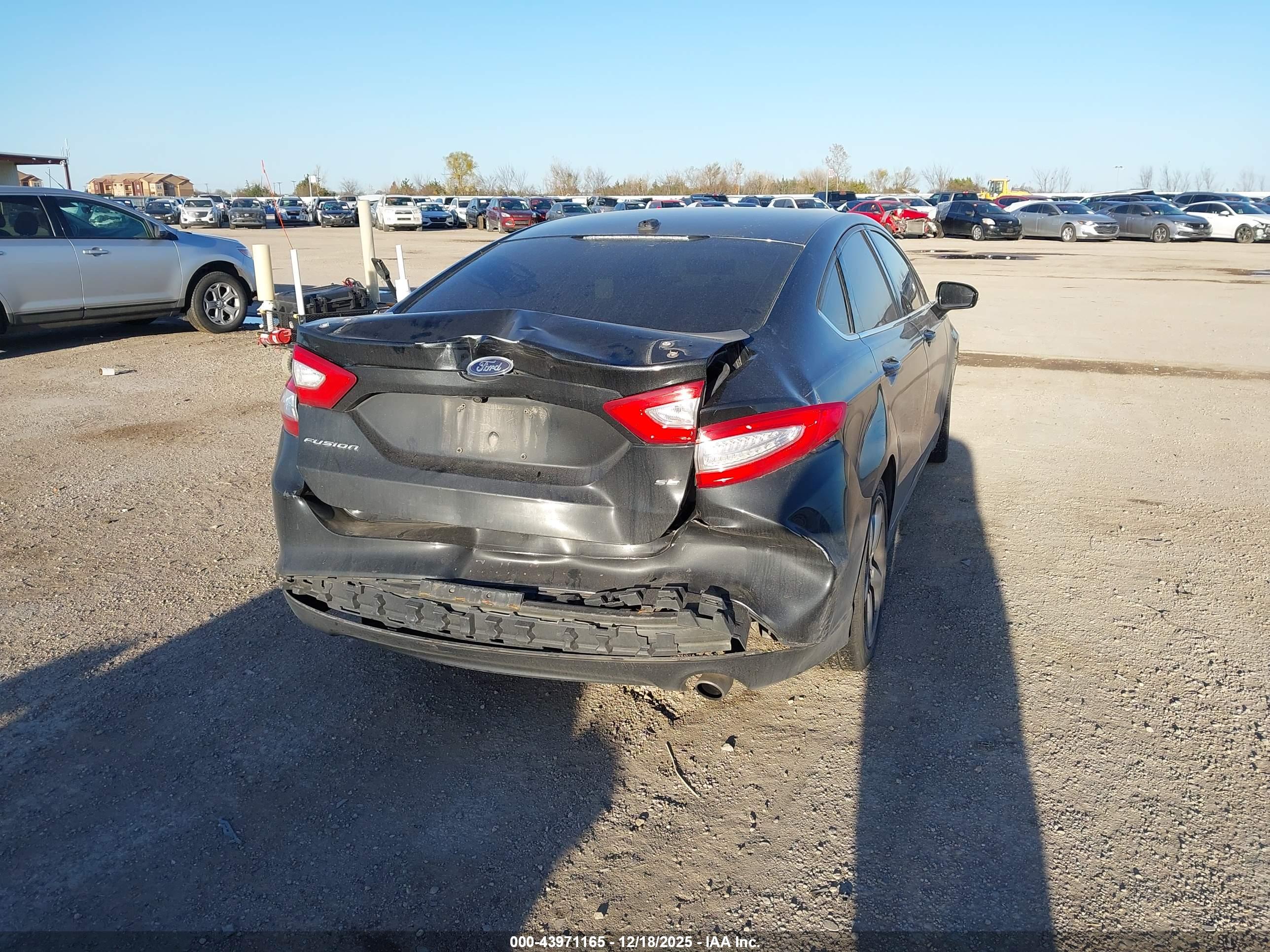FORD FUSION image 6