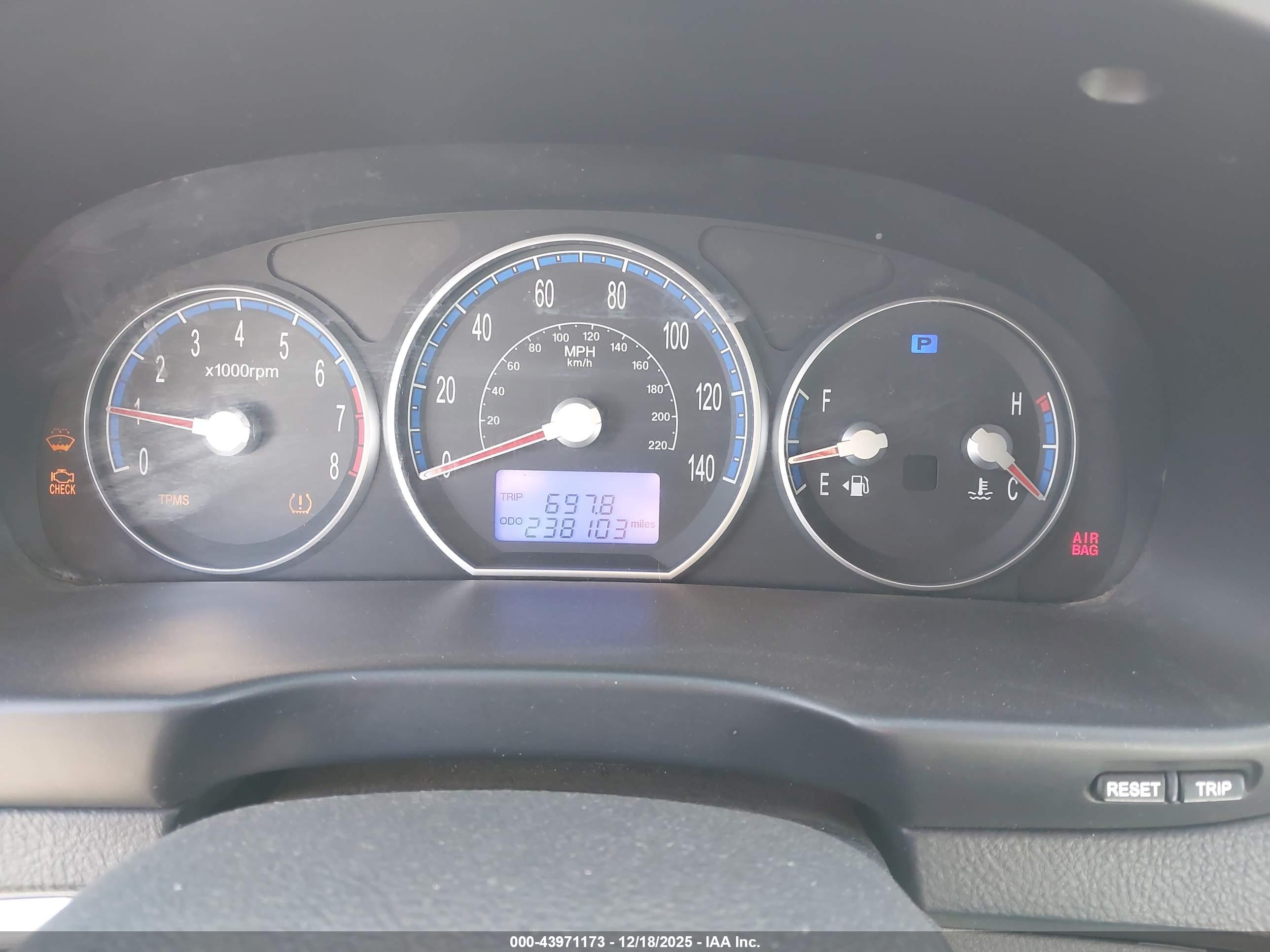 HYUNDAI SANTA image 7
