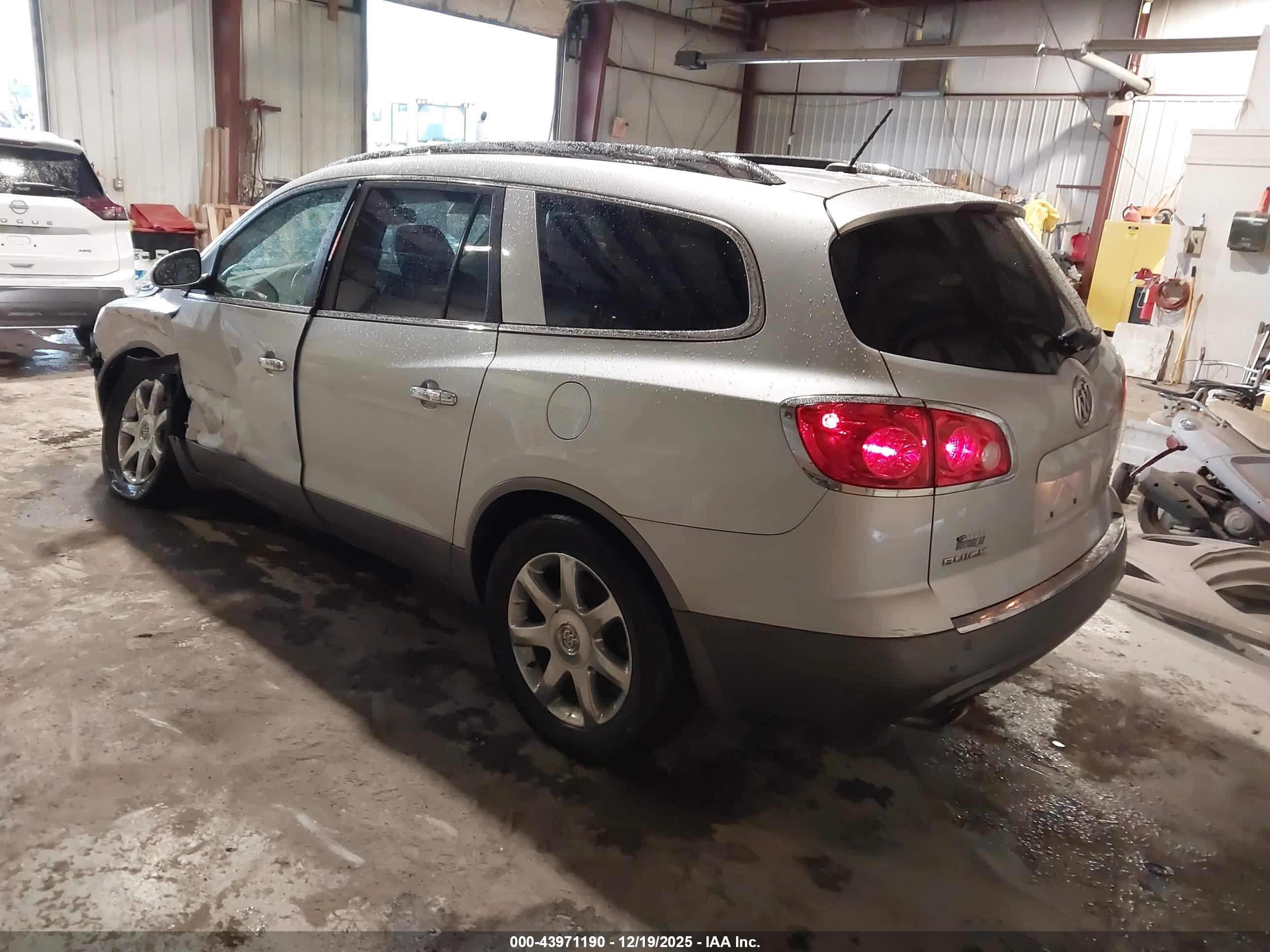 BUICK ENCLAVE image 3