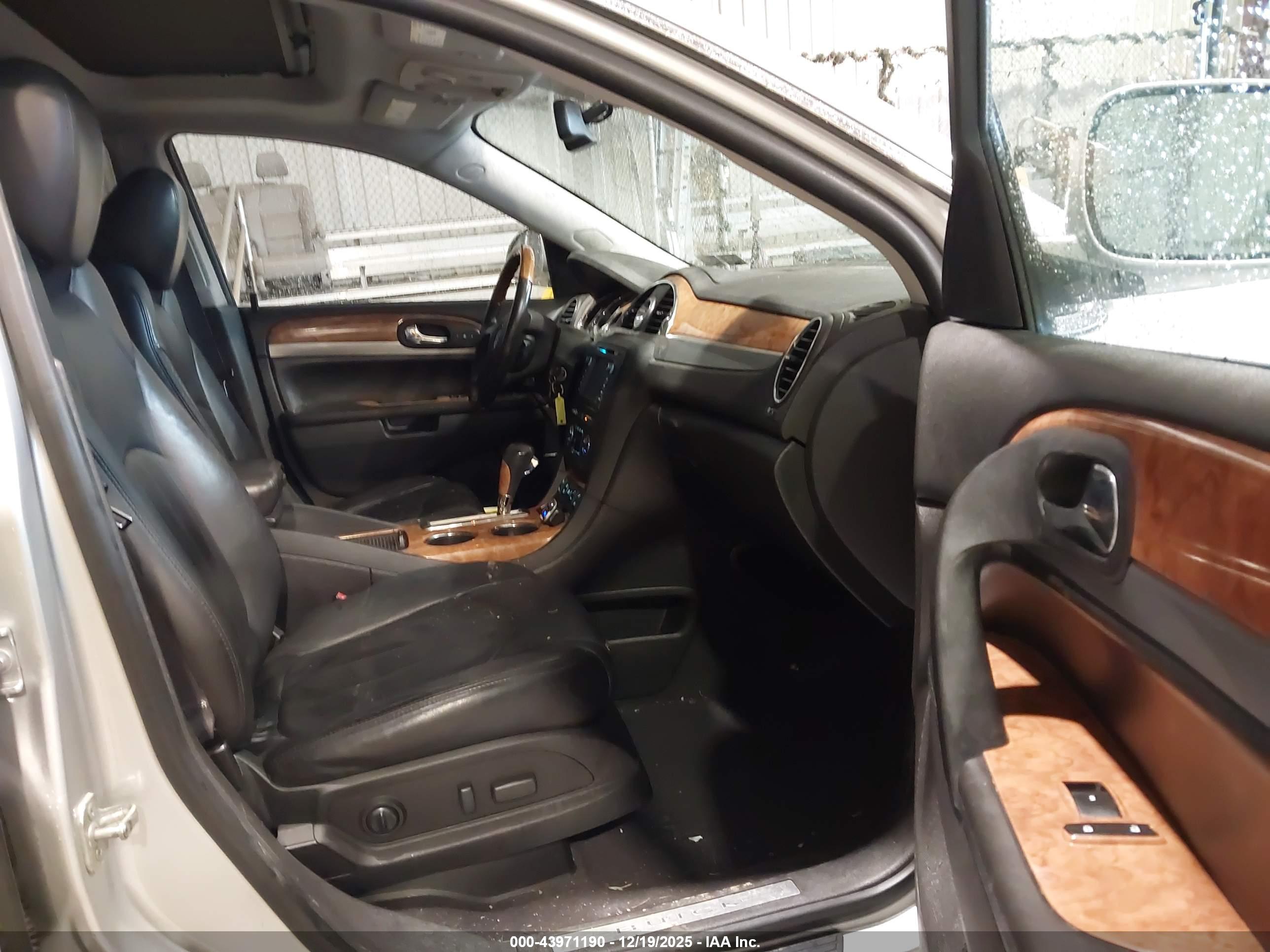 BUICK ENCLAVE image 5