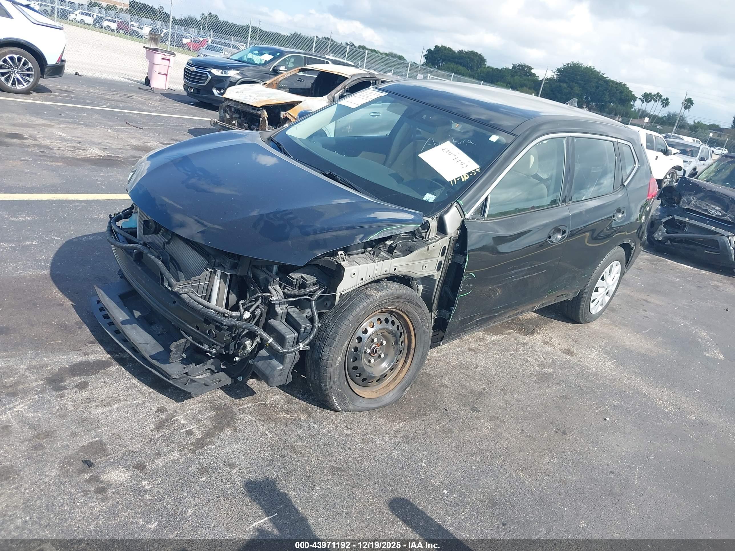 NISSAN ROGUE image 2