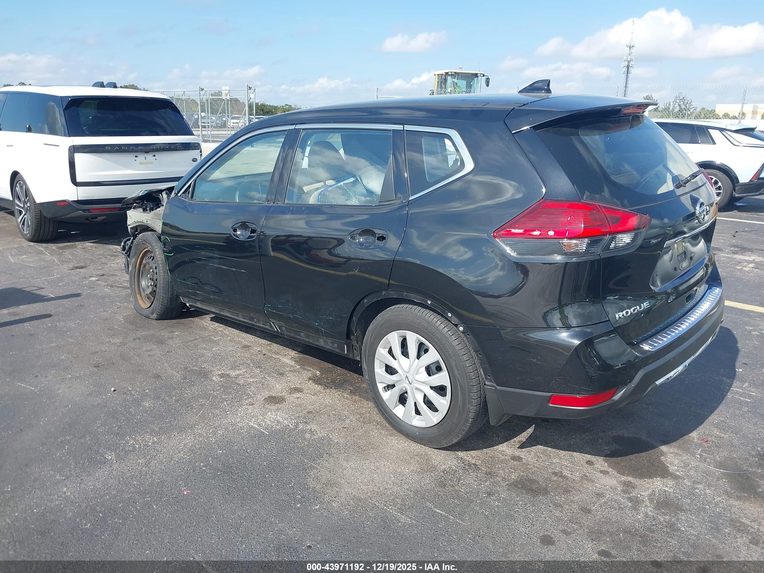 NISSAN ROGUE image 3