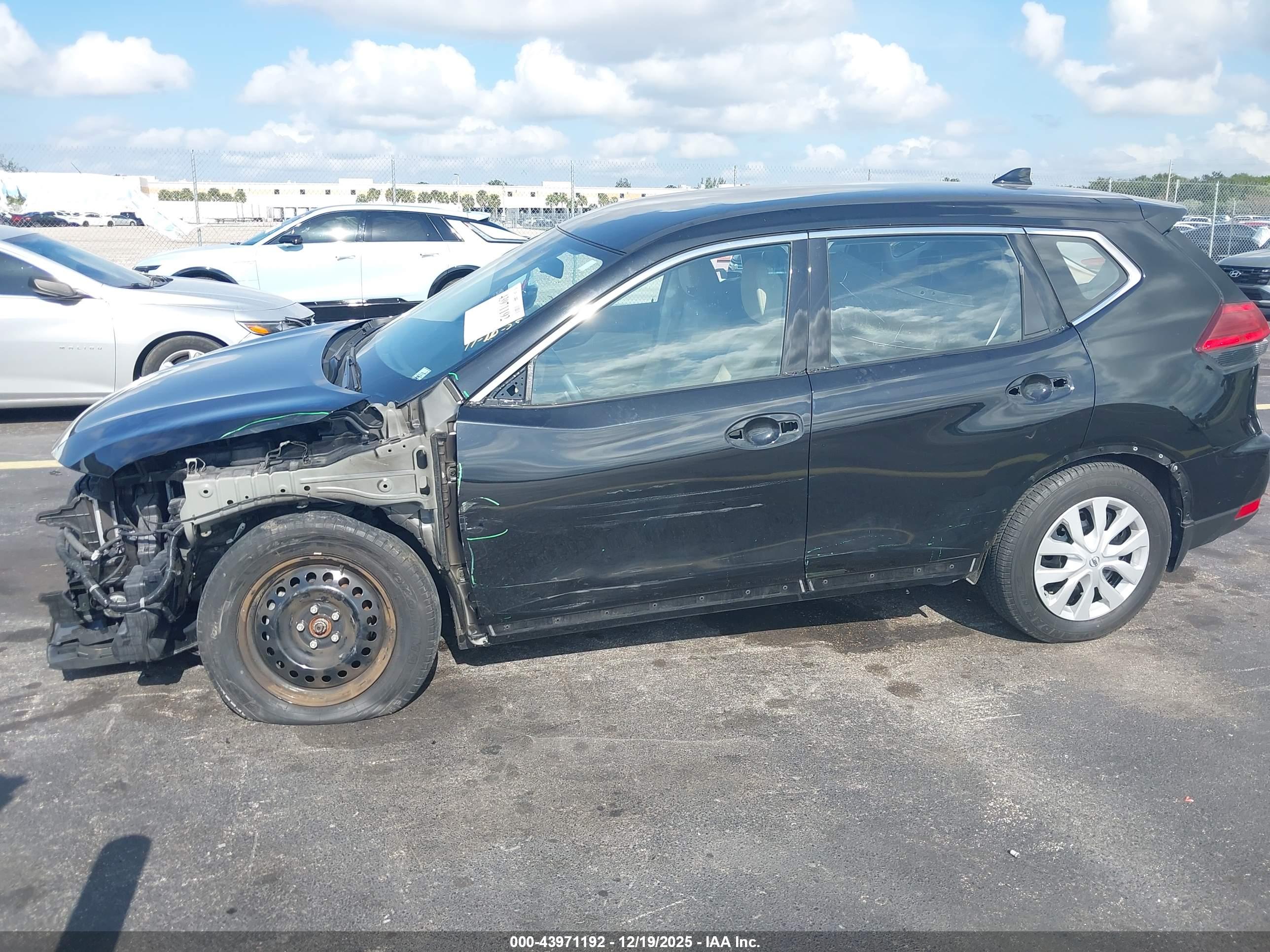 NISSAN ROGUE image 6