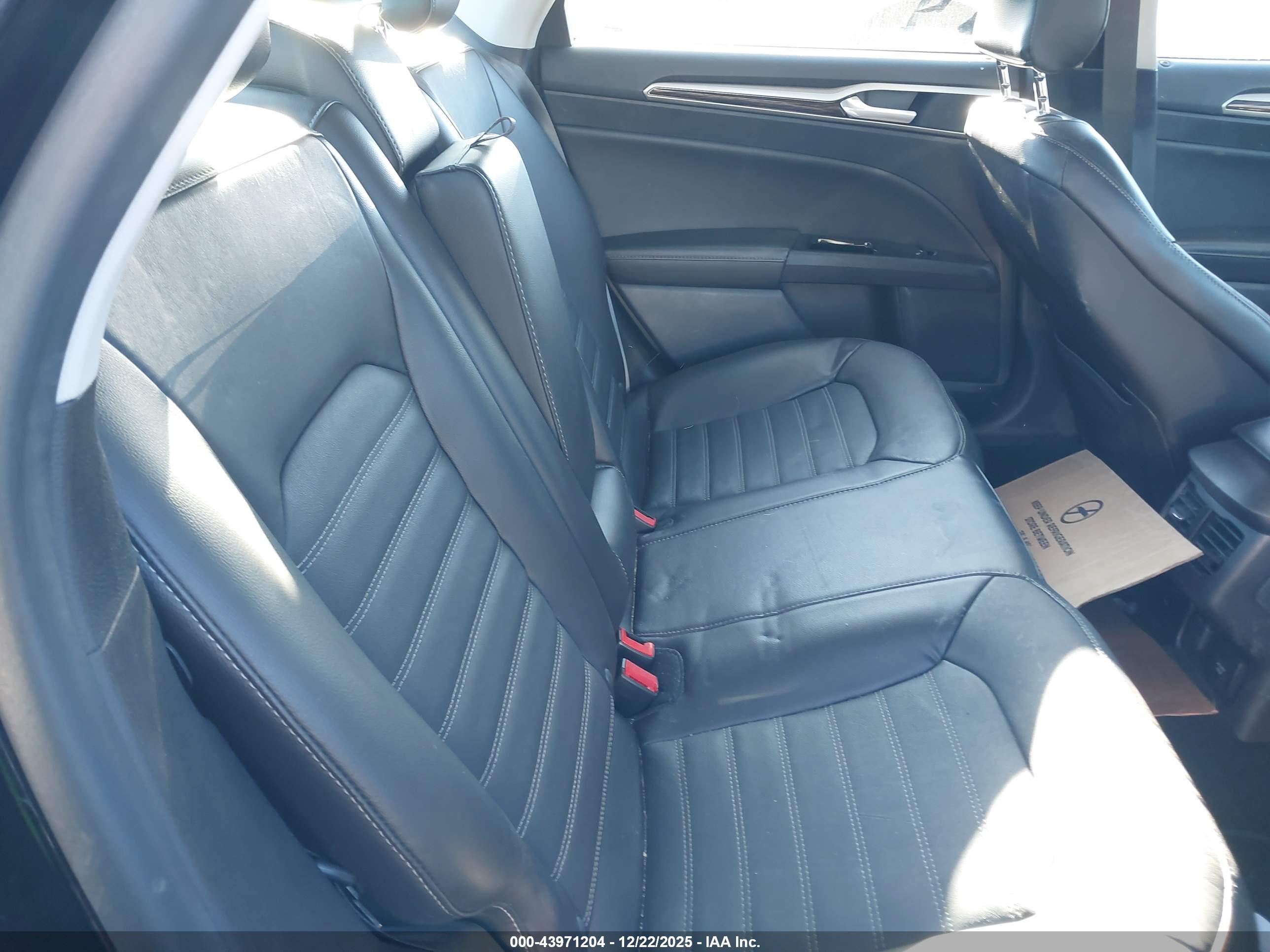 FORD FUSION image 8