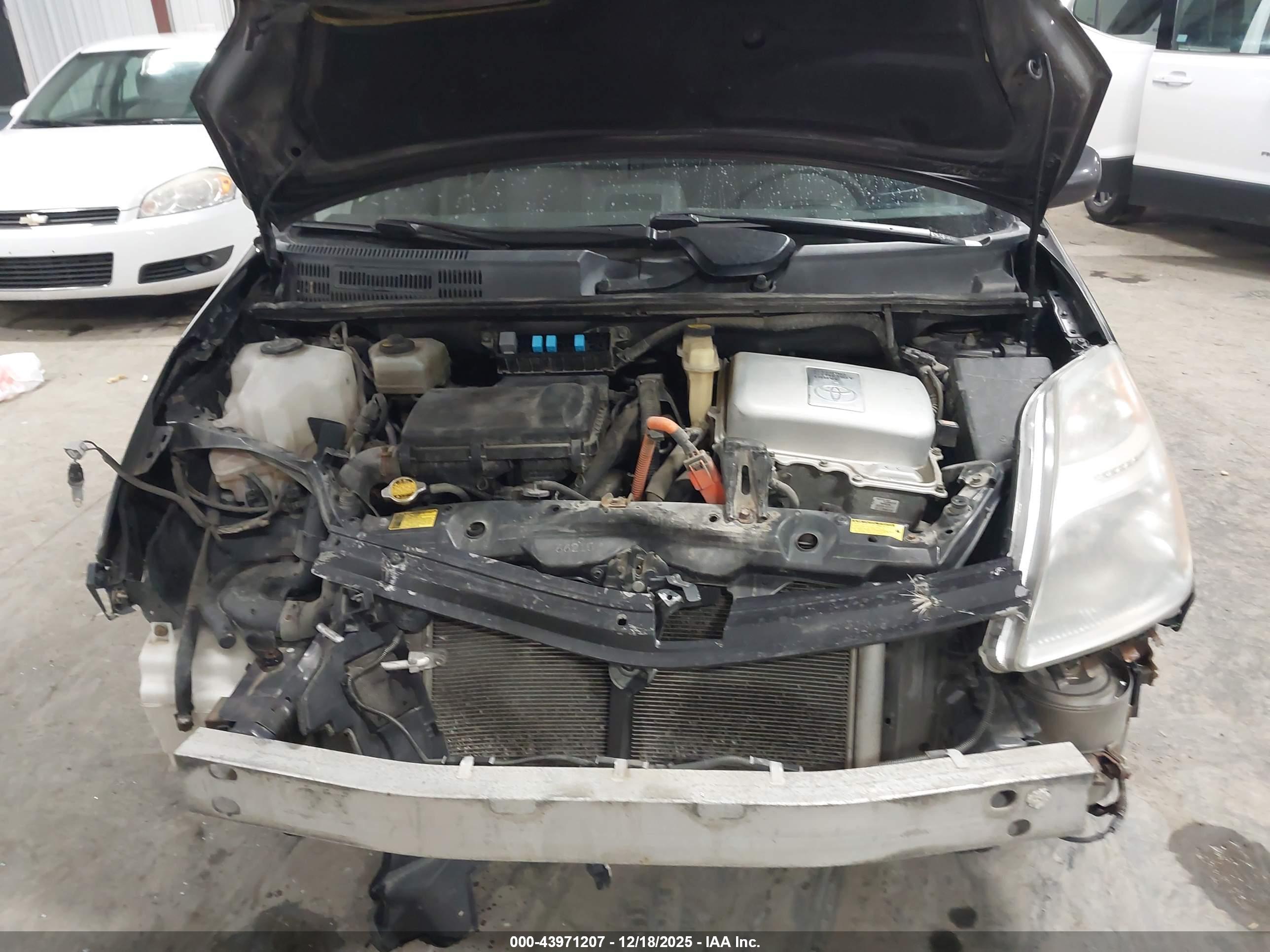 TOYOTA PRIUS image 10