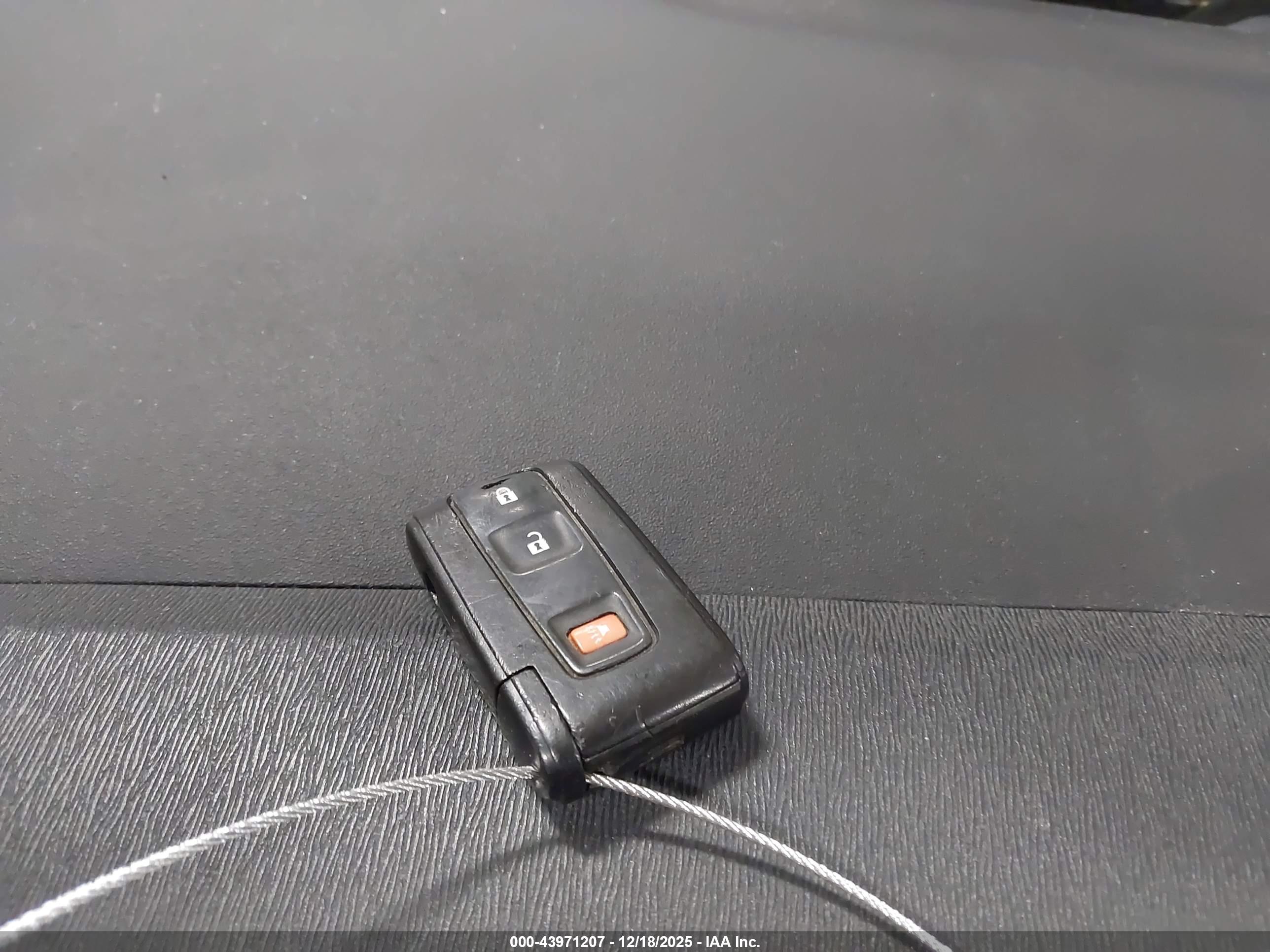 TOYOTA PRIUS image 11