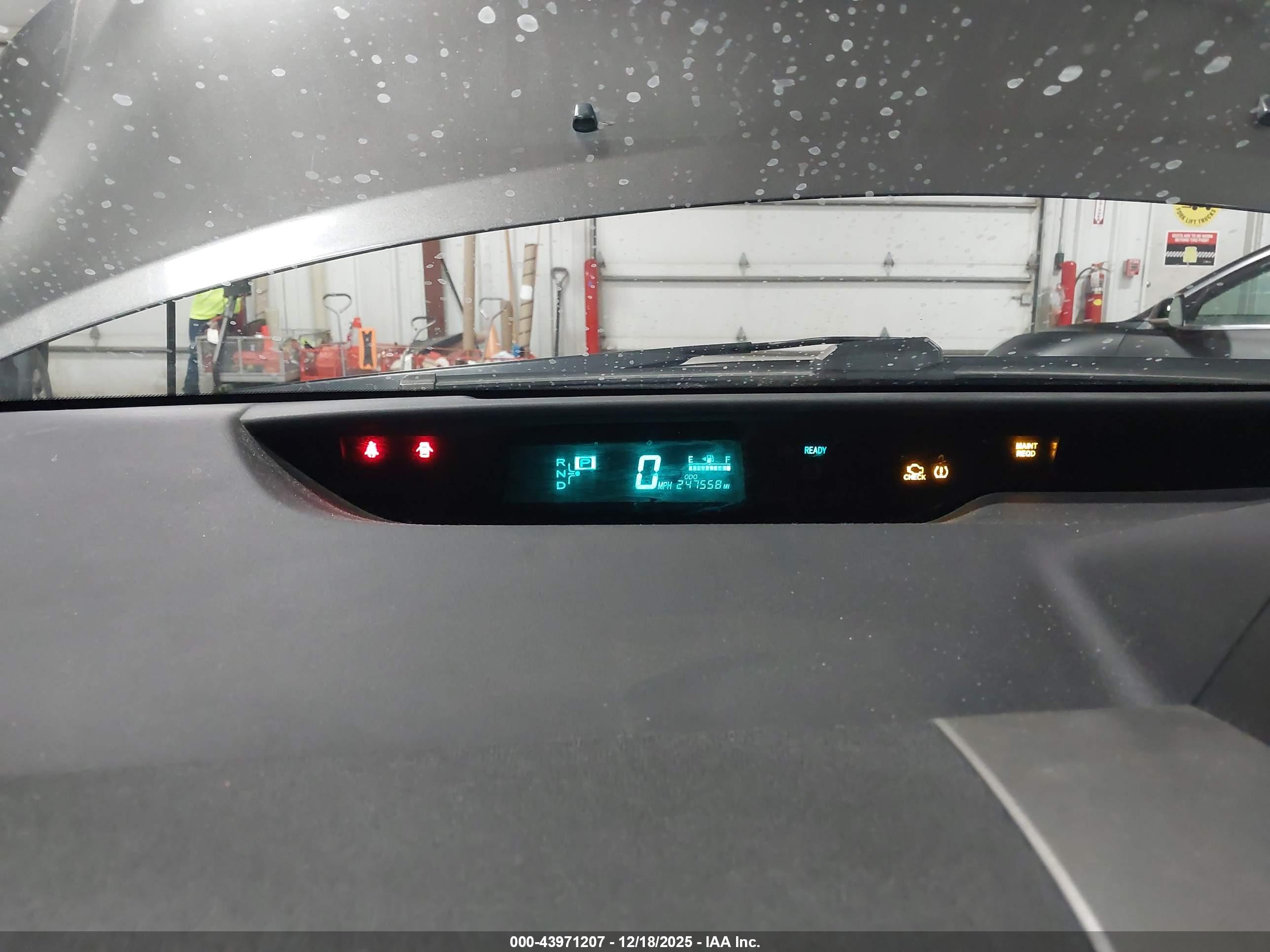 TOYOTA PRIUS image 7