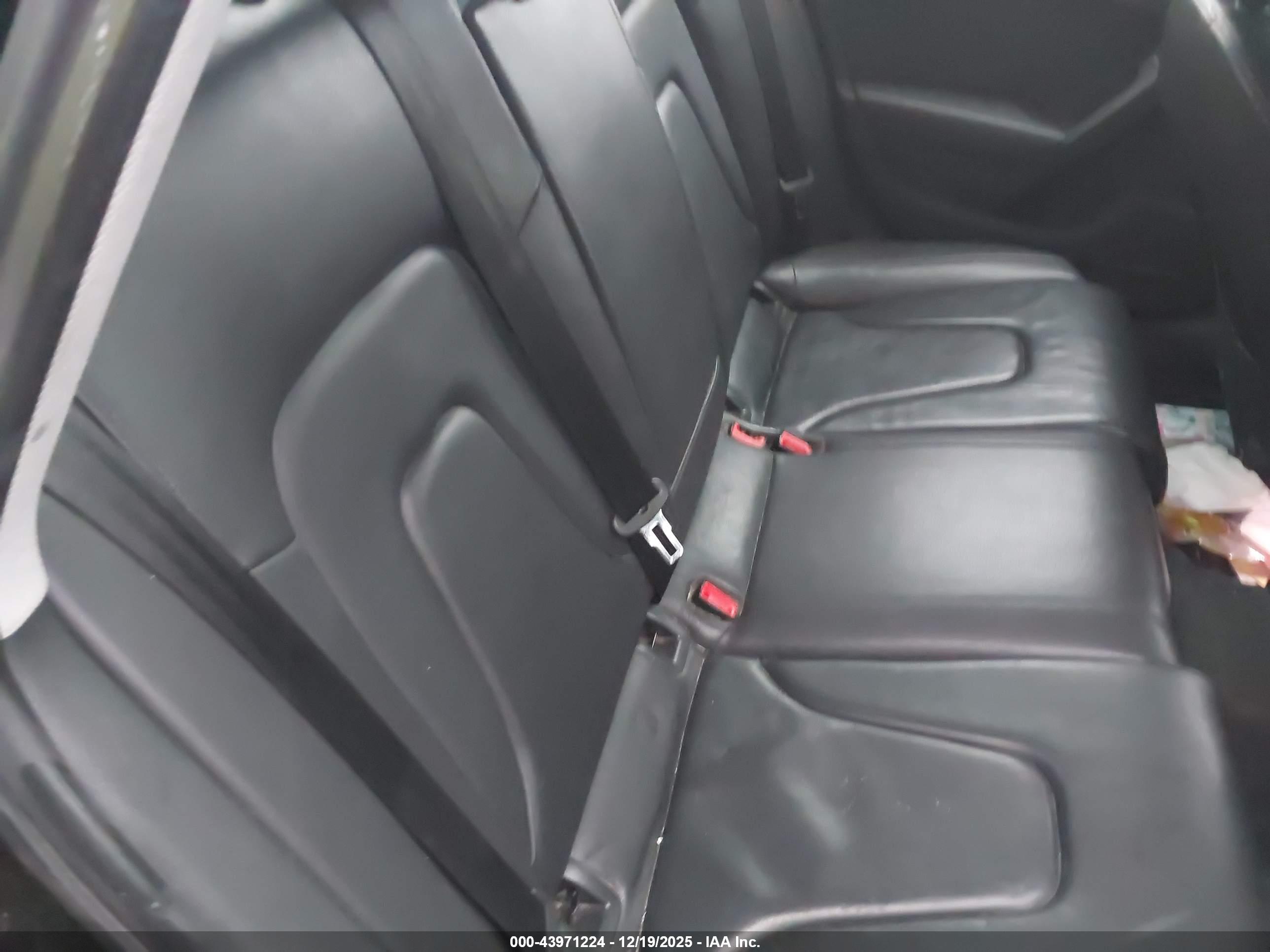 AUDI A4 image 8