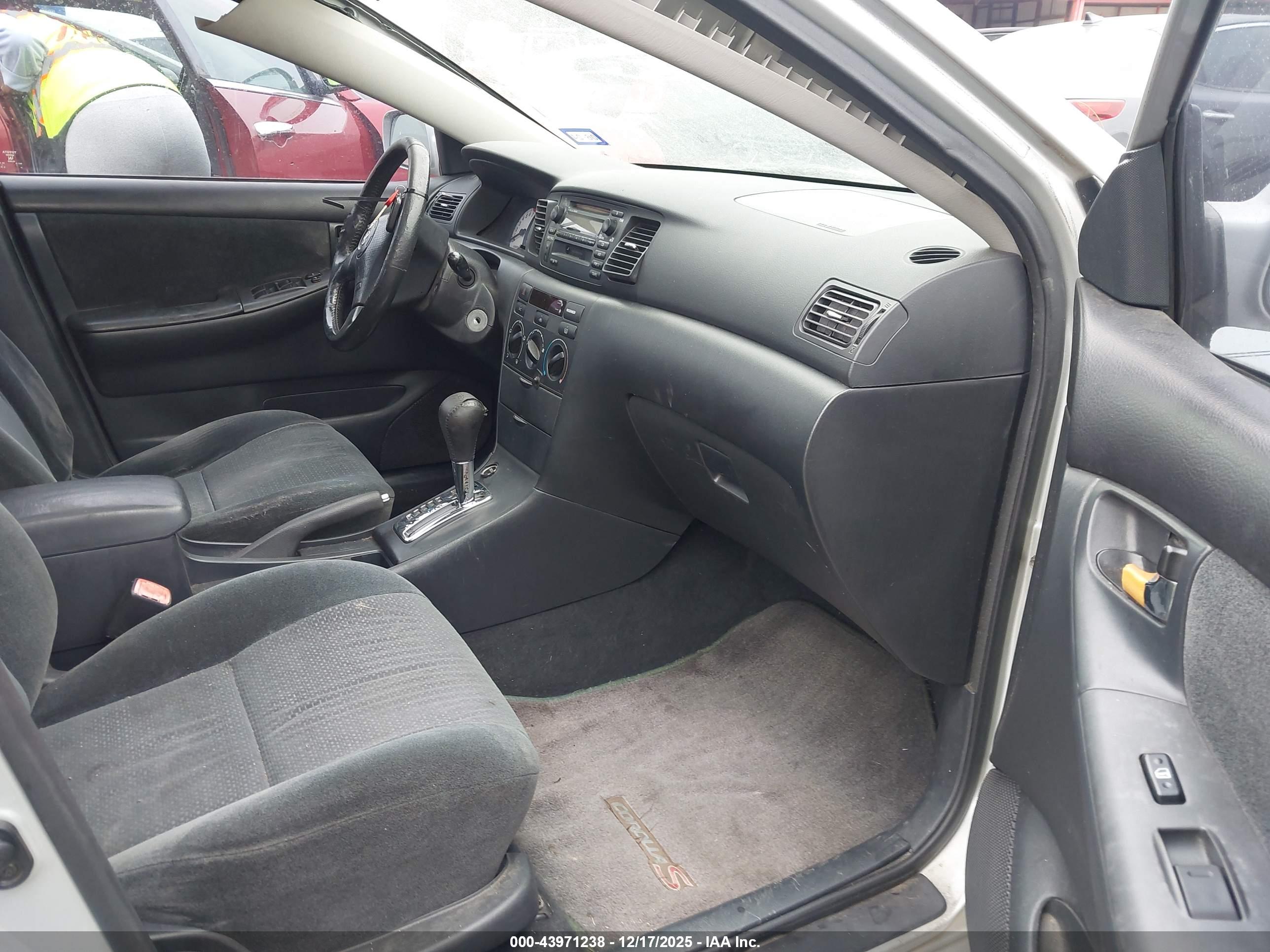 TOYOTA COROLLA image 5