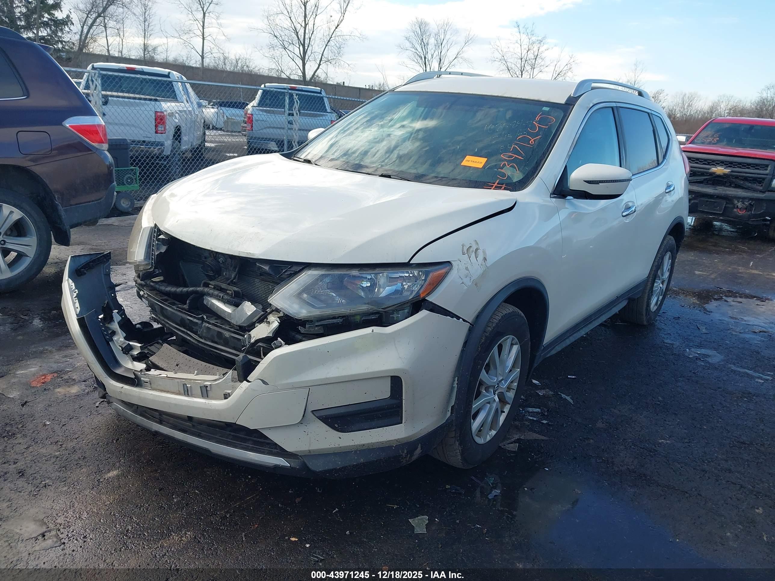 NISSAN ROGUE image 2
