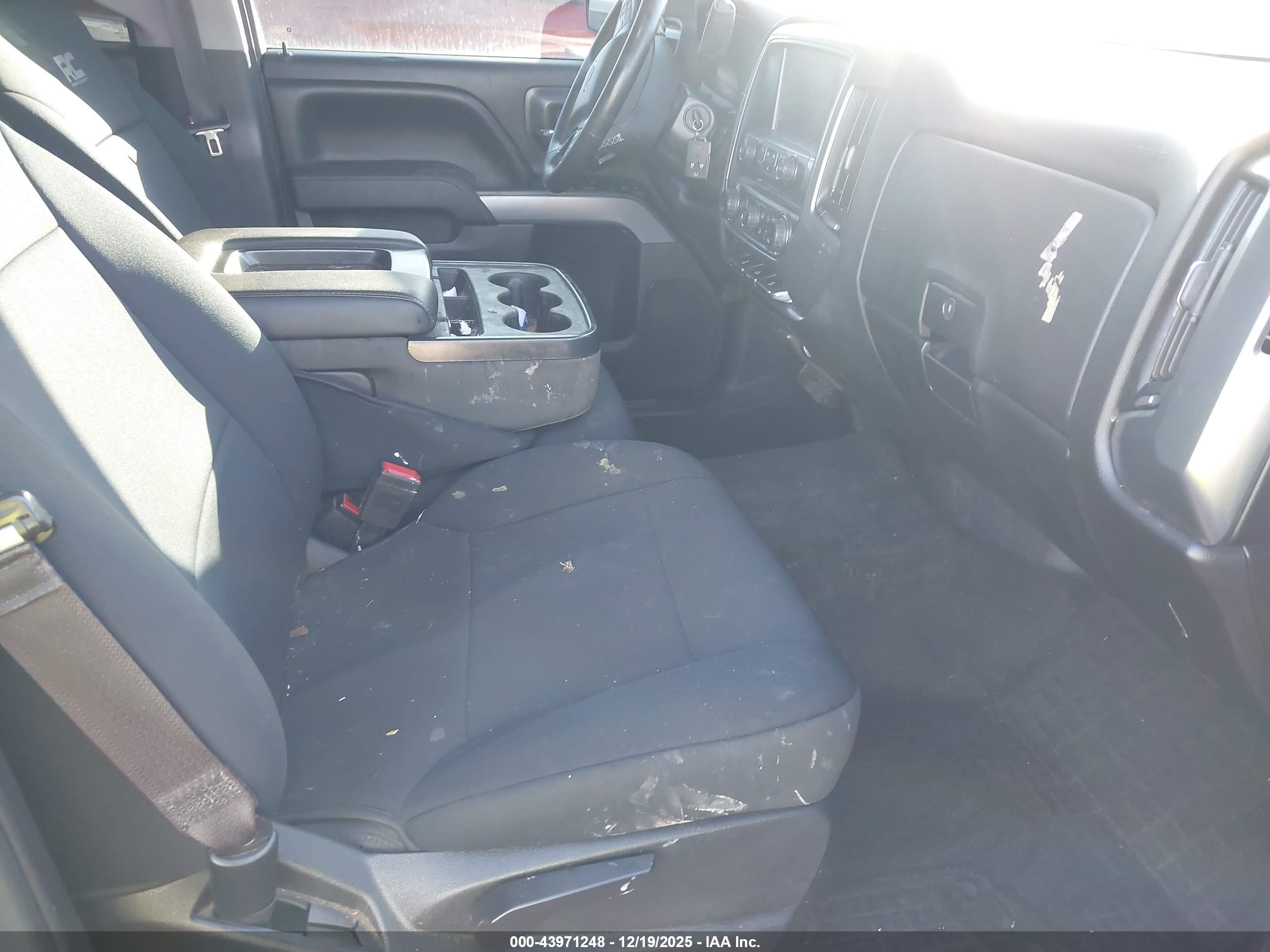 CHEVROLET SILVERADO image 5