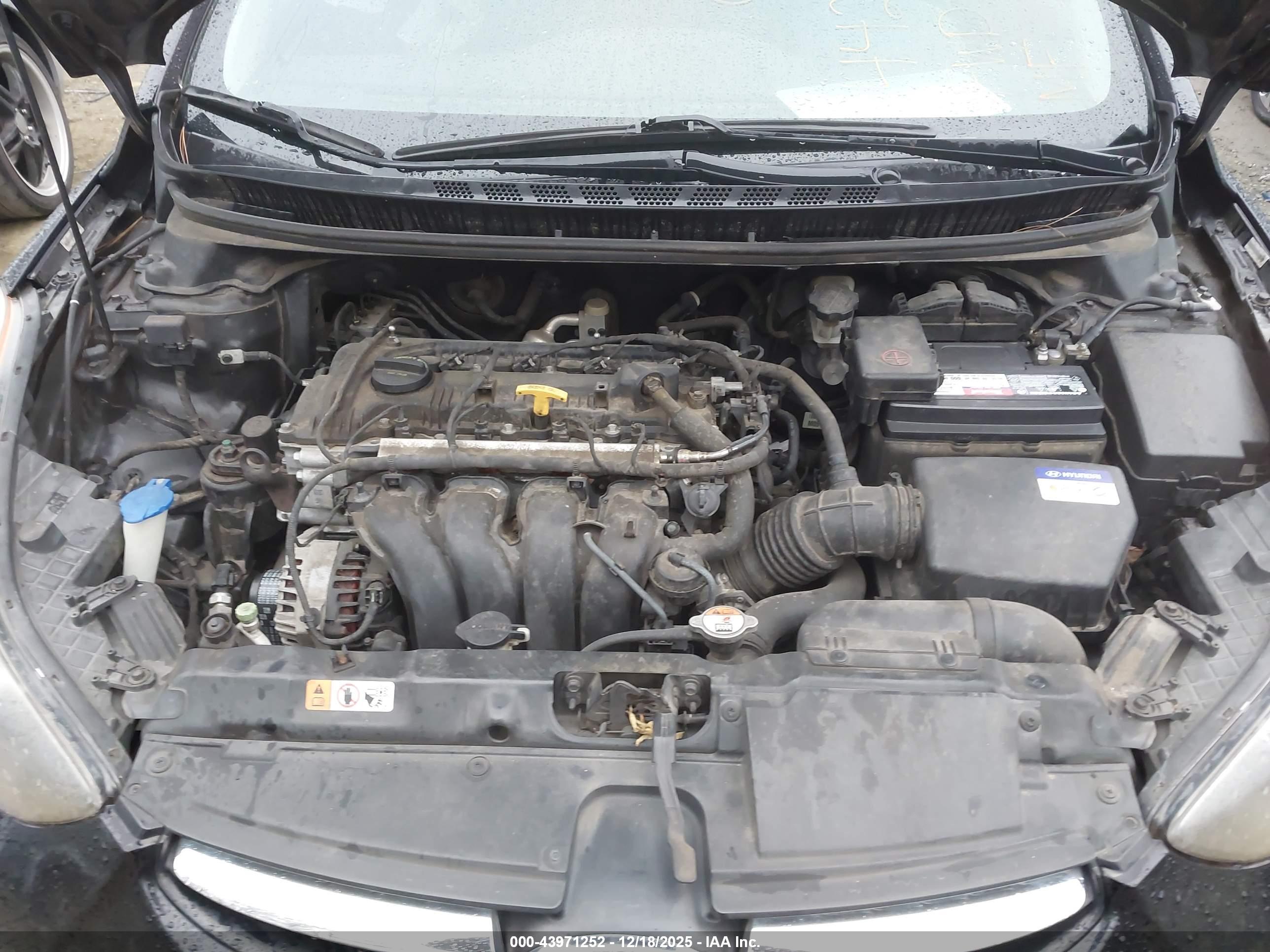 HYUNDAI ELANTRA image 10