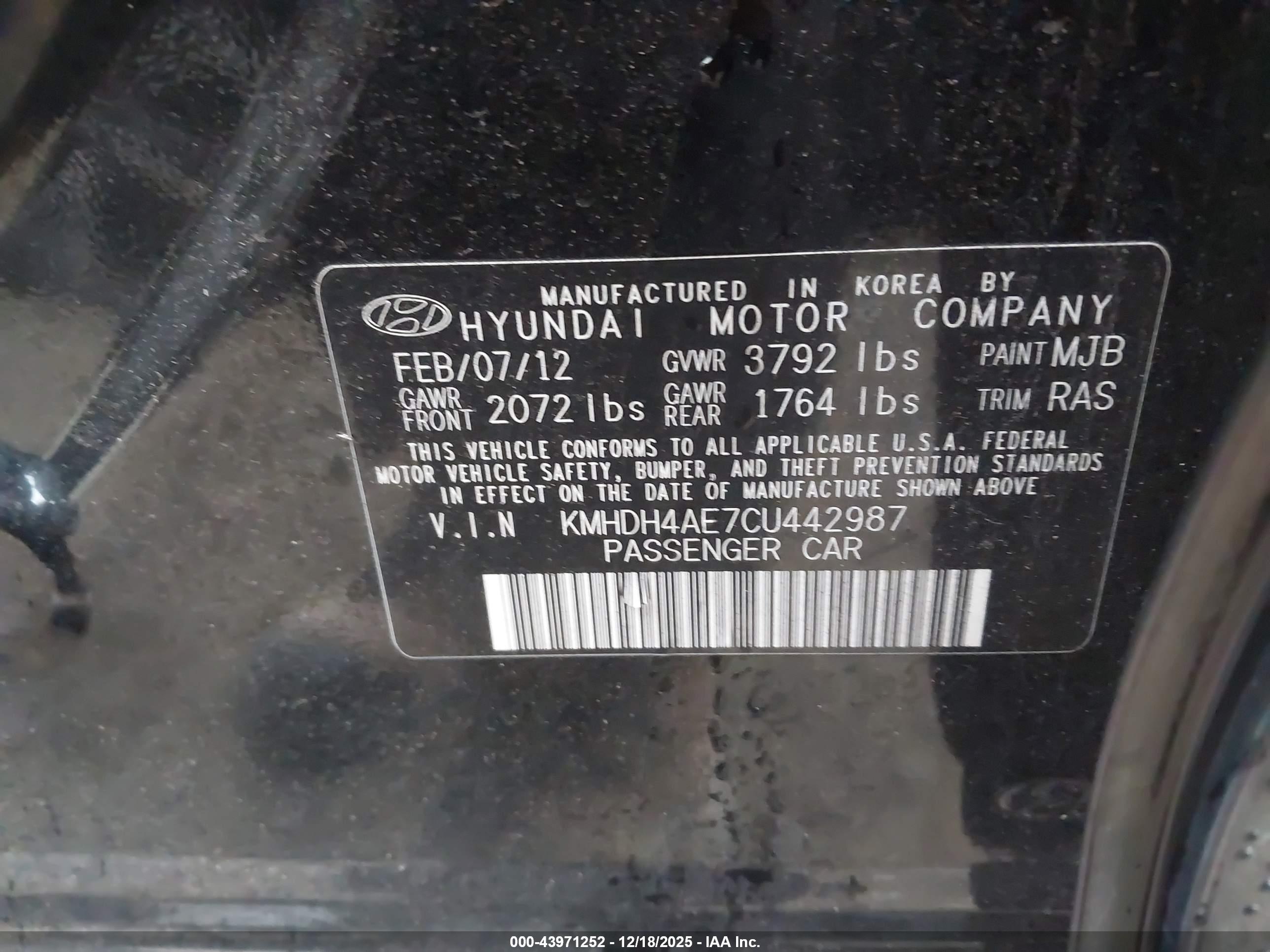 HYUNDAI ELANTRA image 9