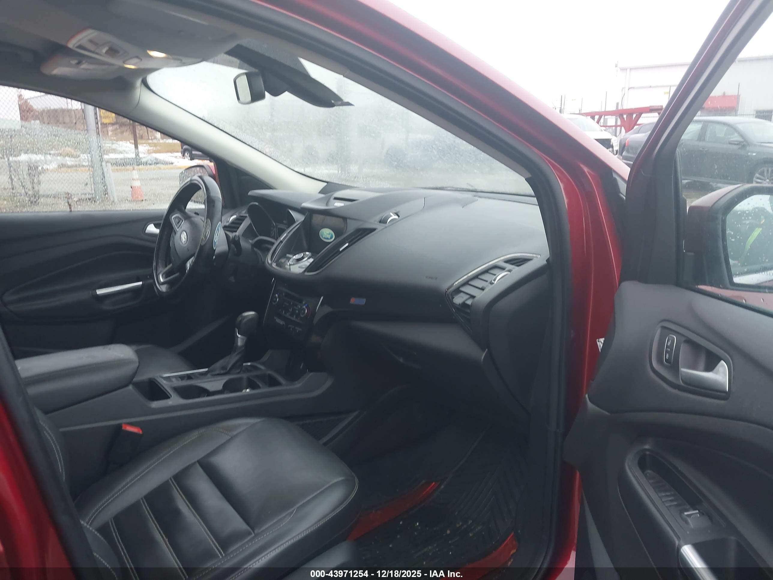 FORD ESCAPE image 5