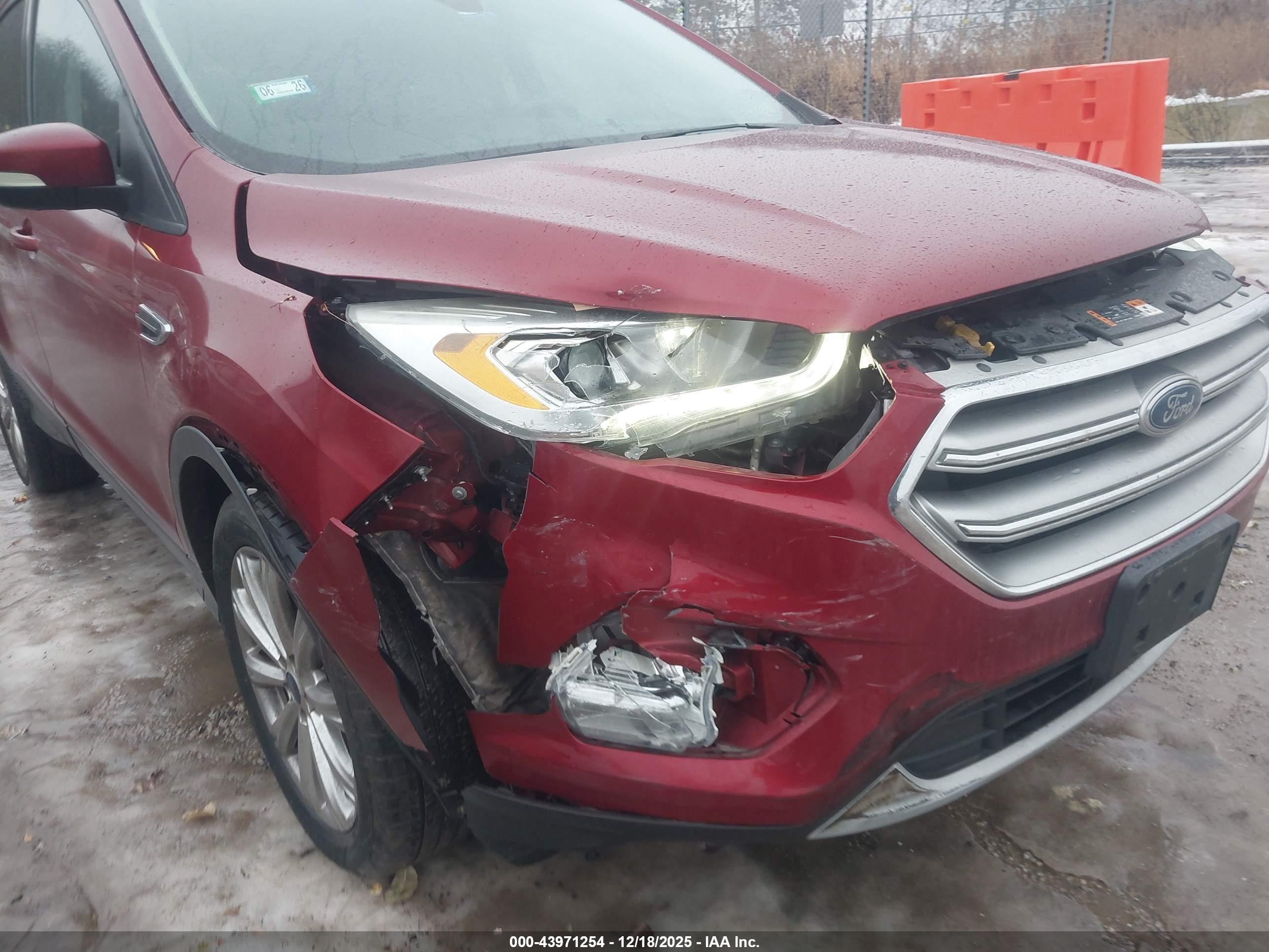 FORD ESCAPE image 6