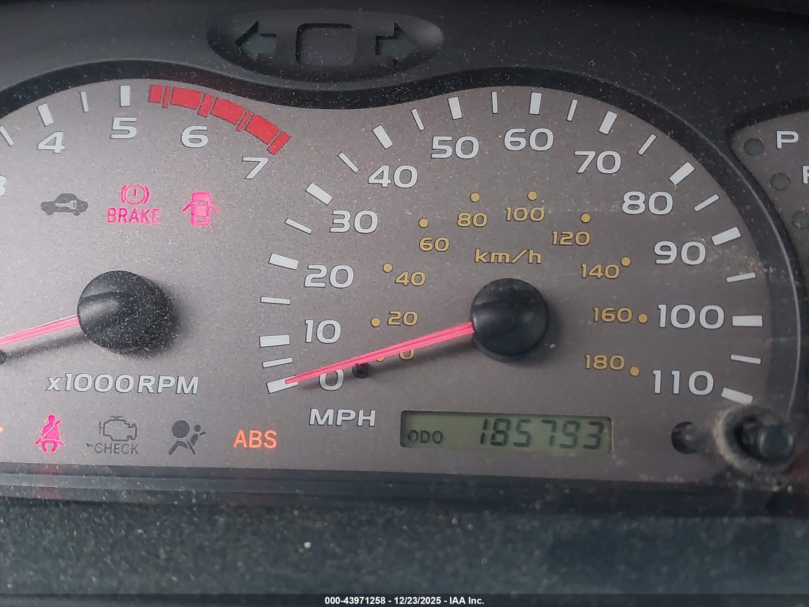 TOYOTA SEQUOIA image 7