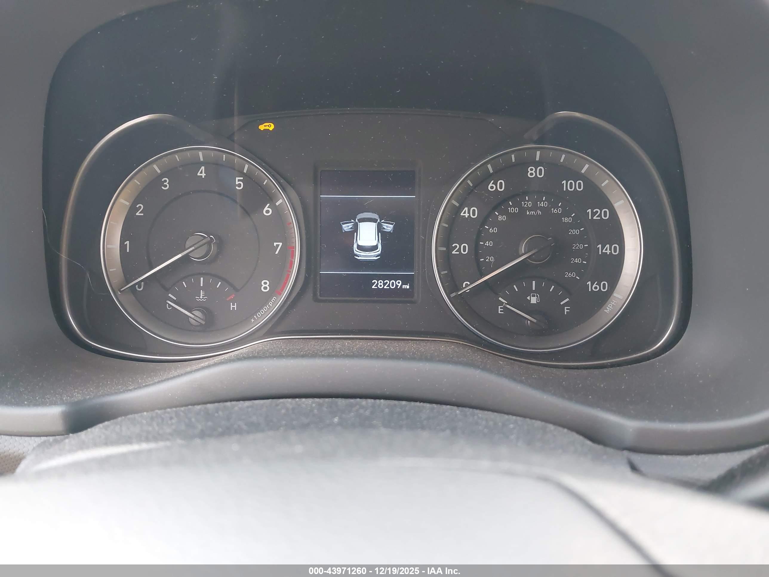 HYUNDAI KONA image 7