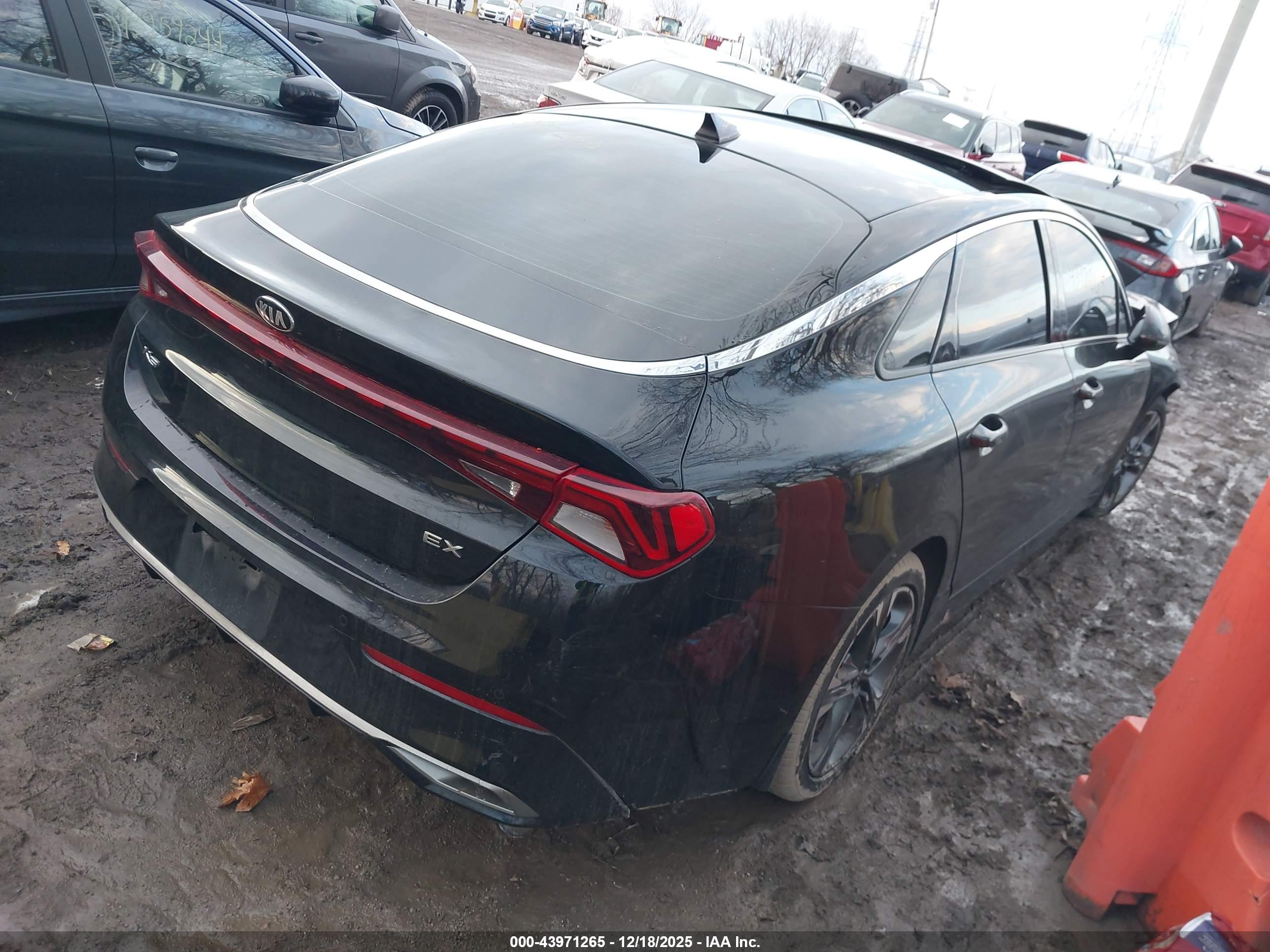 KIA K5 image 4