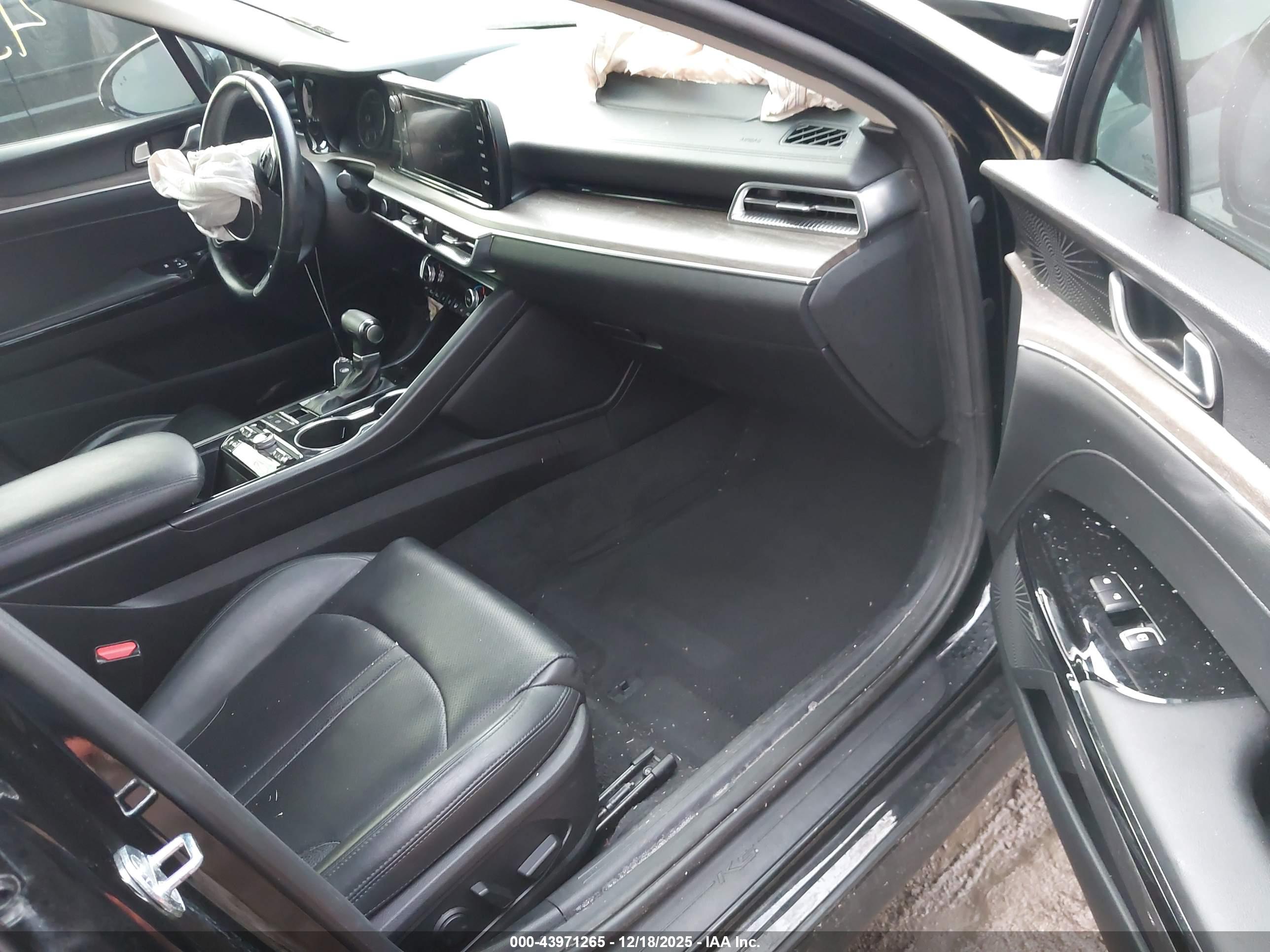 KIA K5 image 5