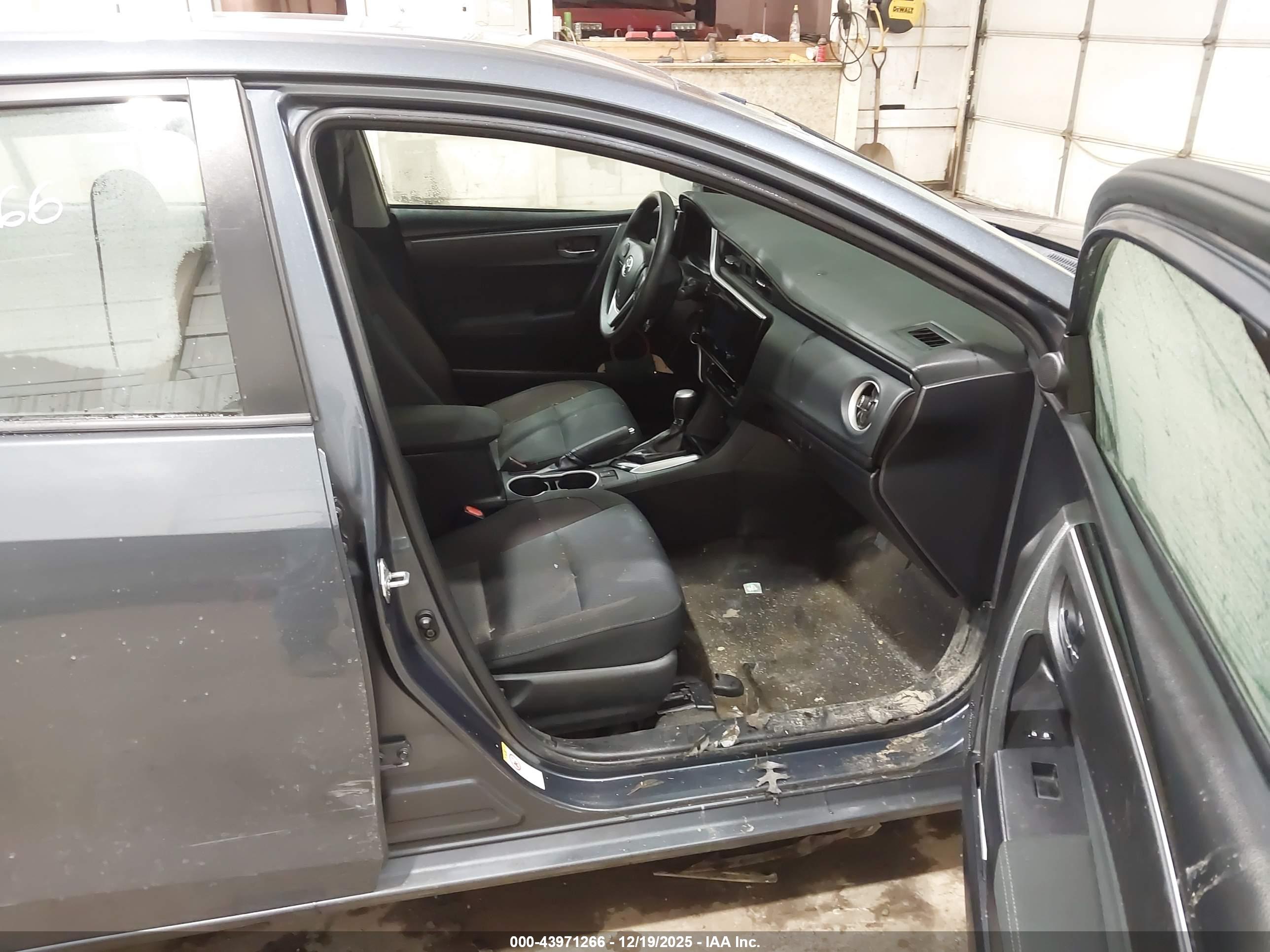 TOYOTA COROLLA image 5