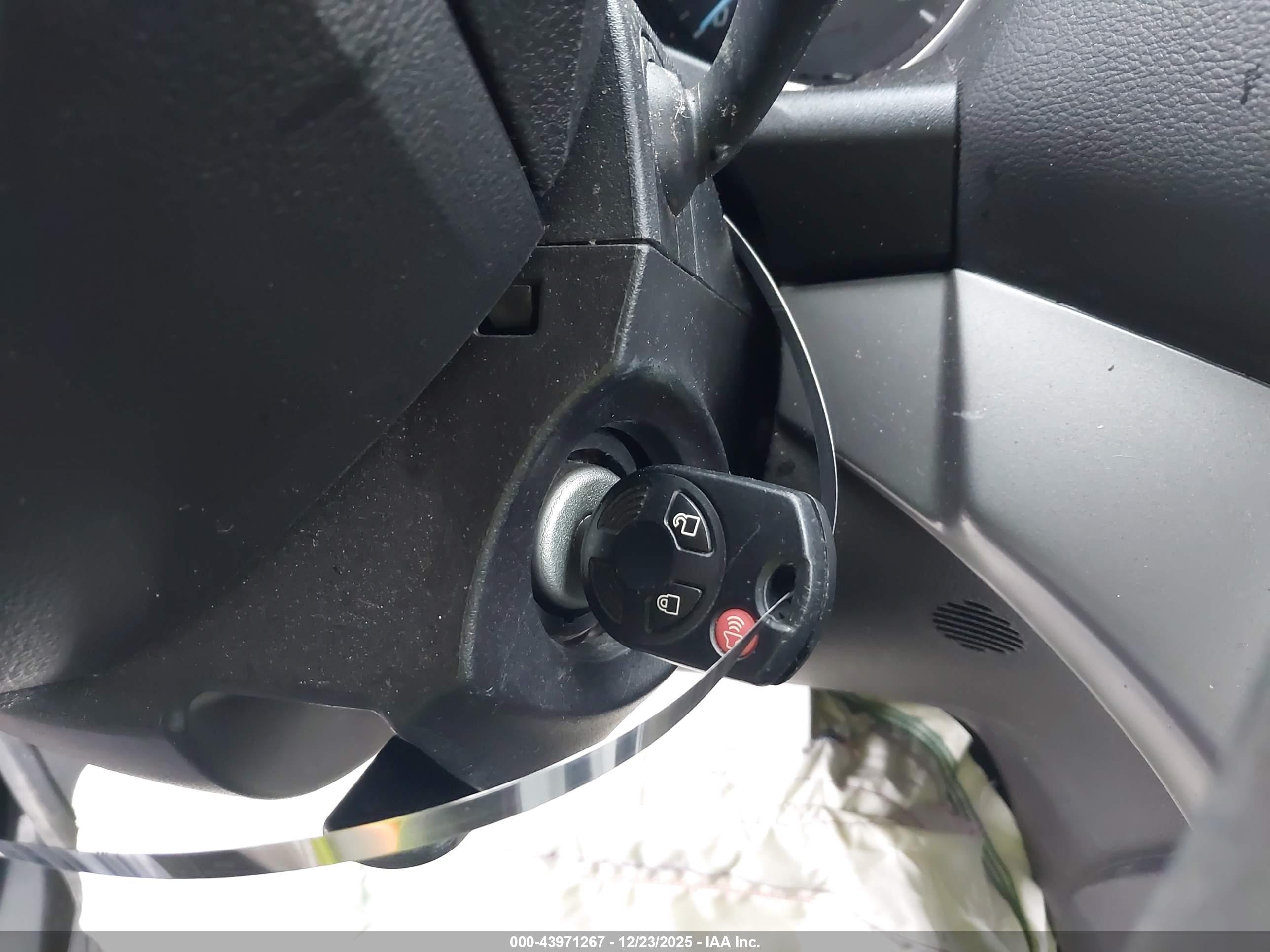 FORD ESCAPE image 11