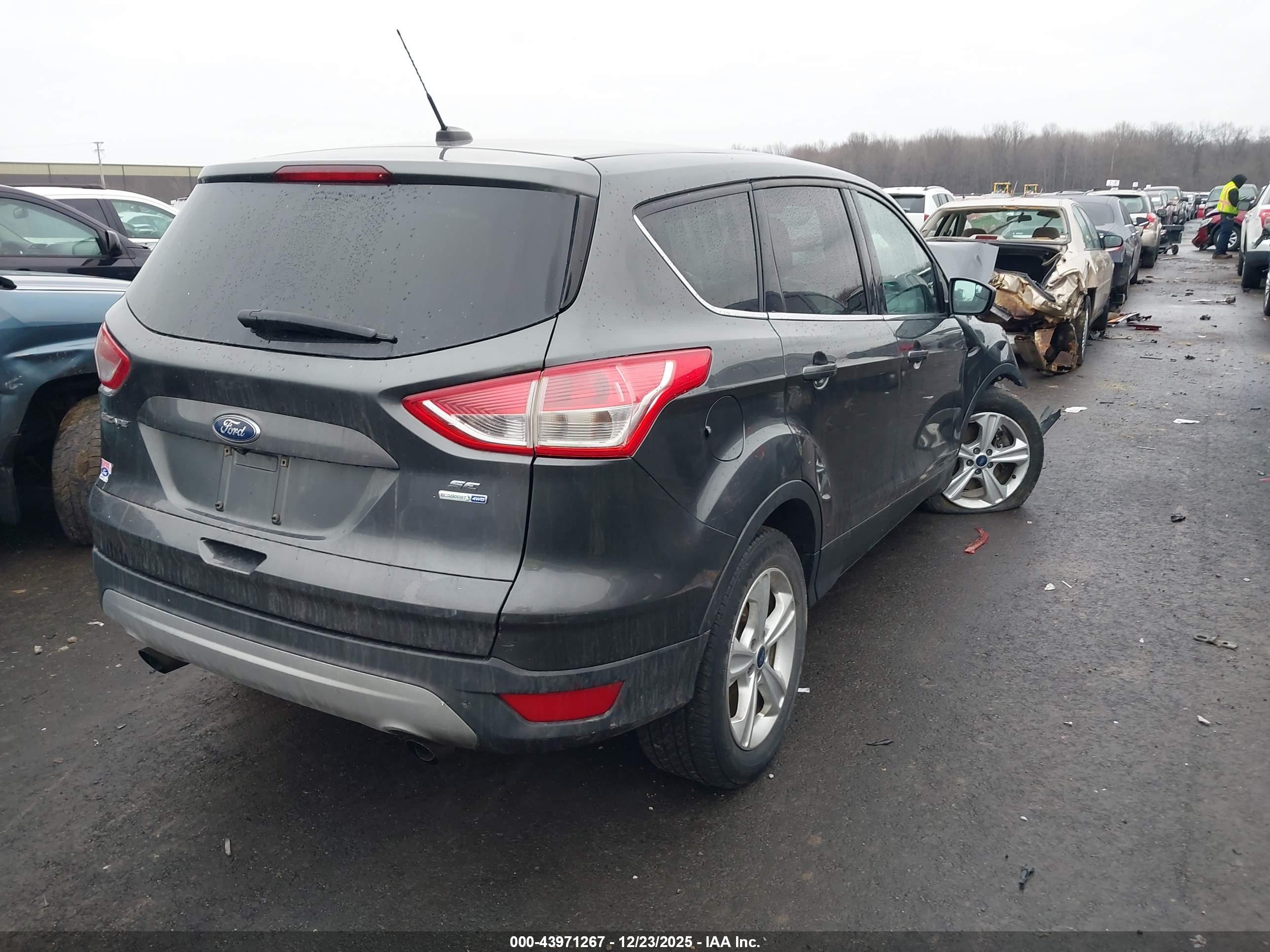 FORD ESCAPE image 4