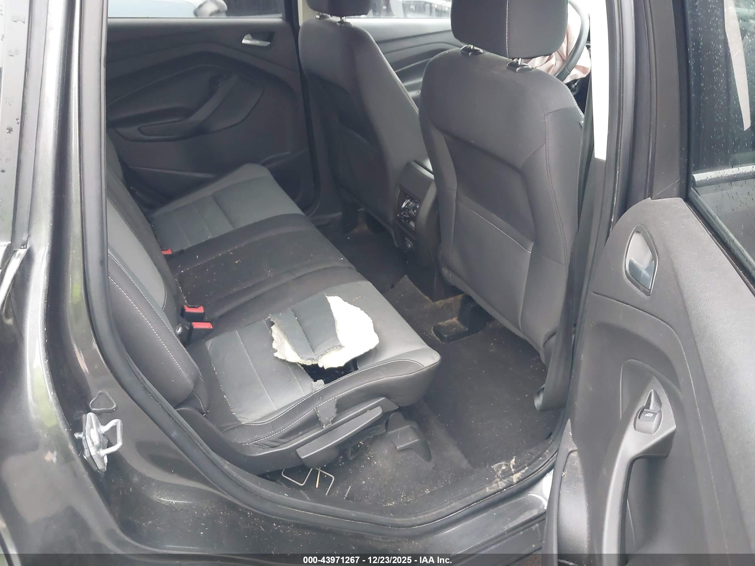 FORD ESCAPE image 8