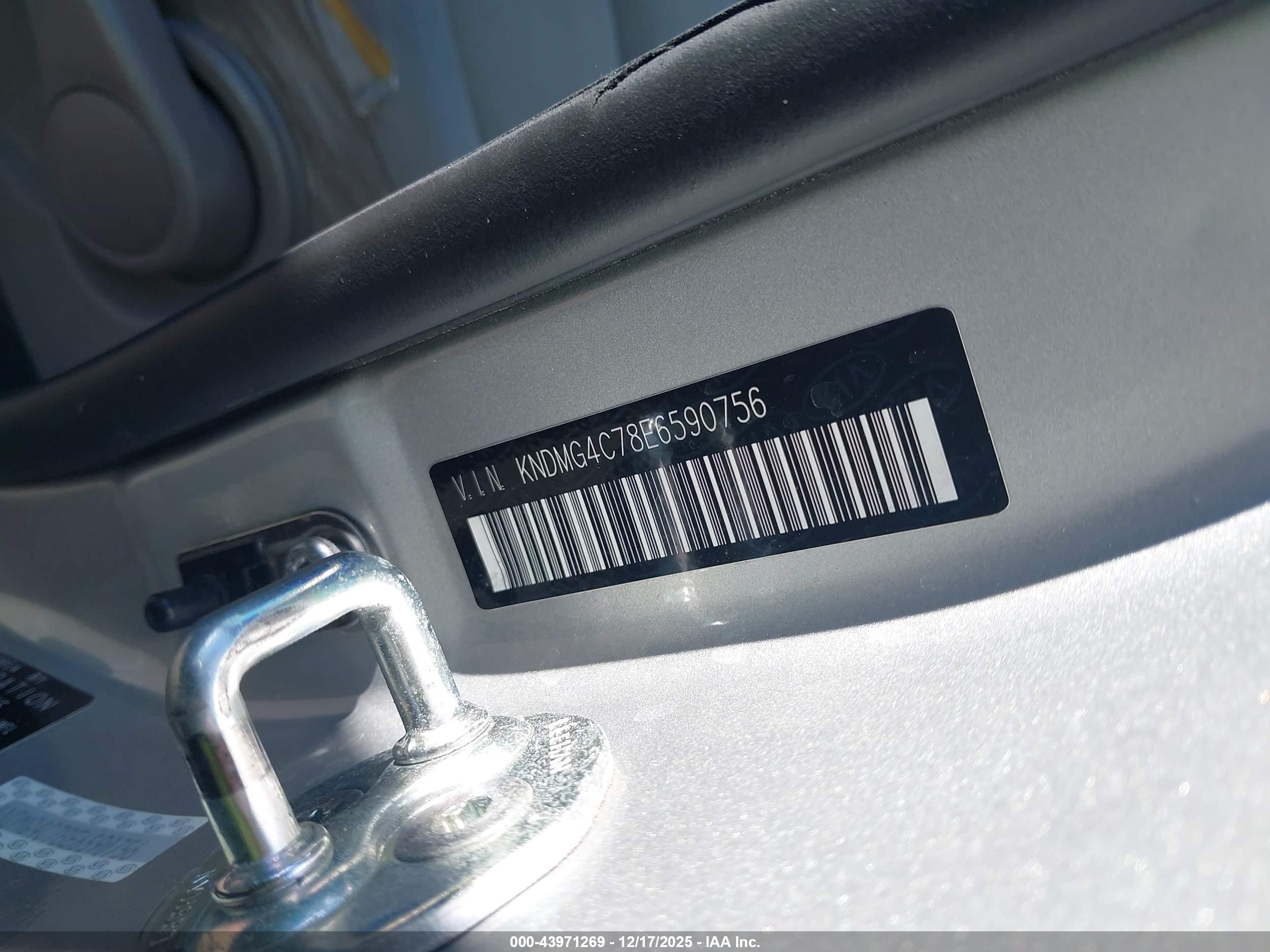 KIA SEDONA image 9