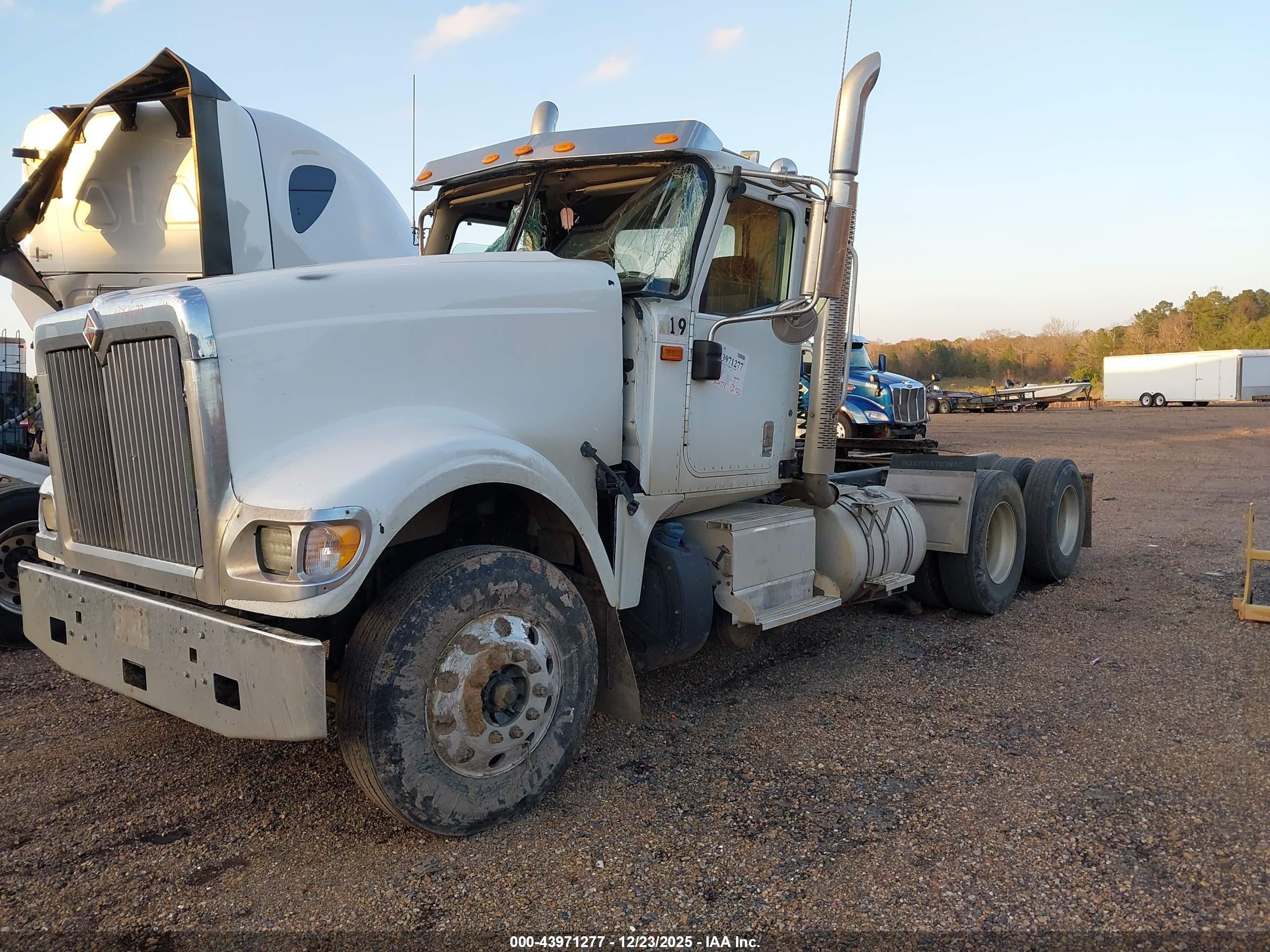 INTERNATIONAL 9900 image 2