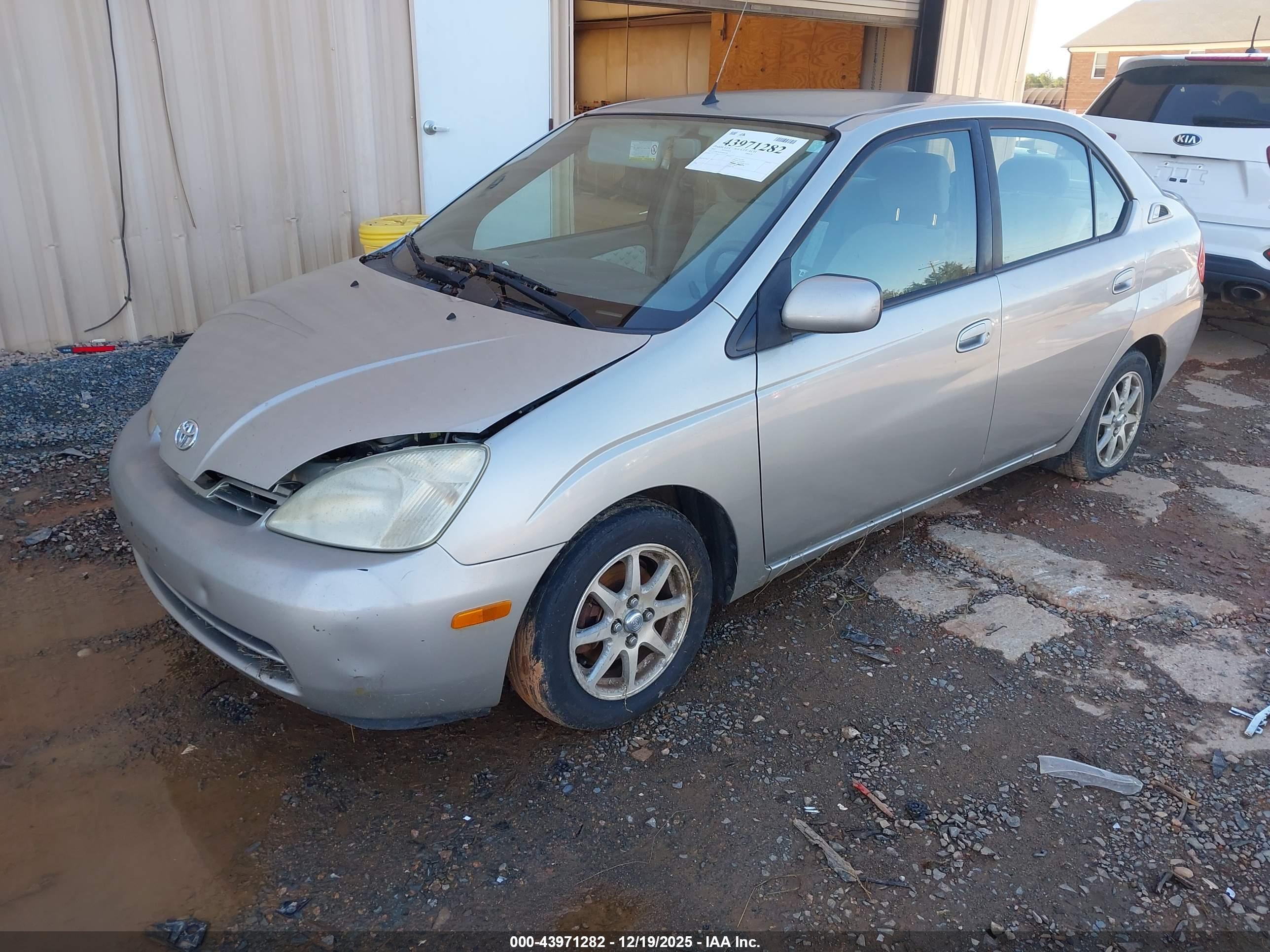 TOYOTA PRIUS image 2