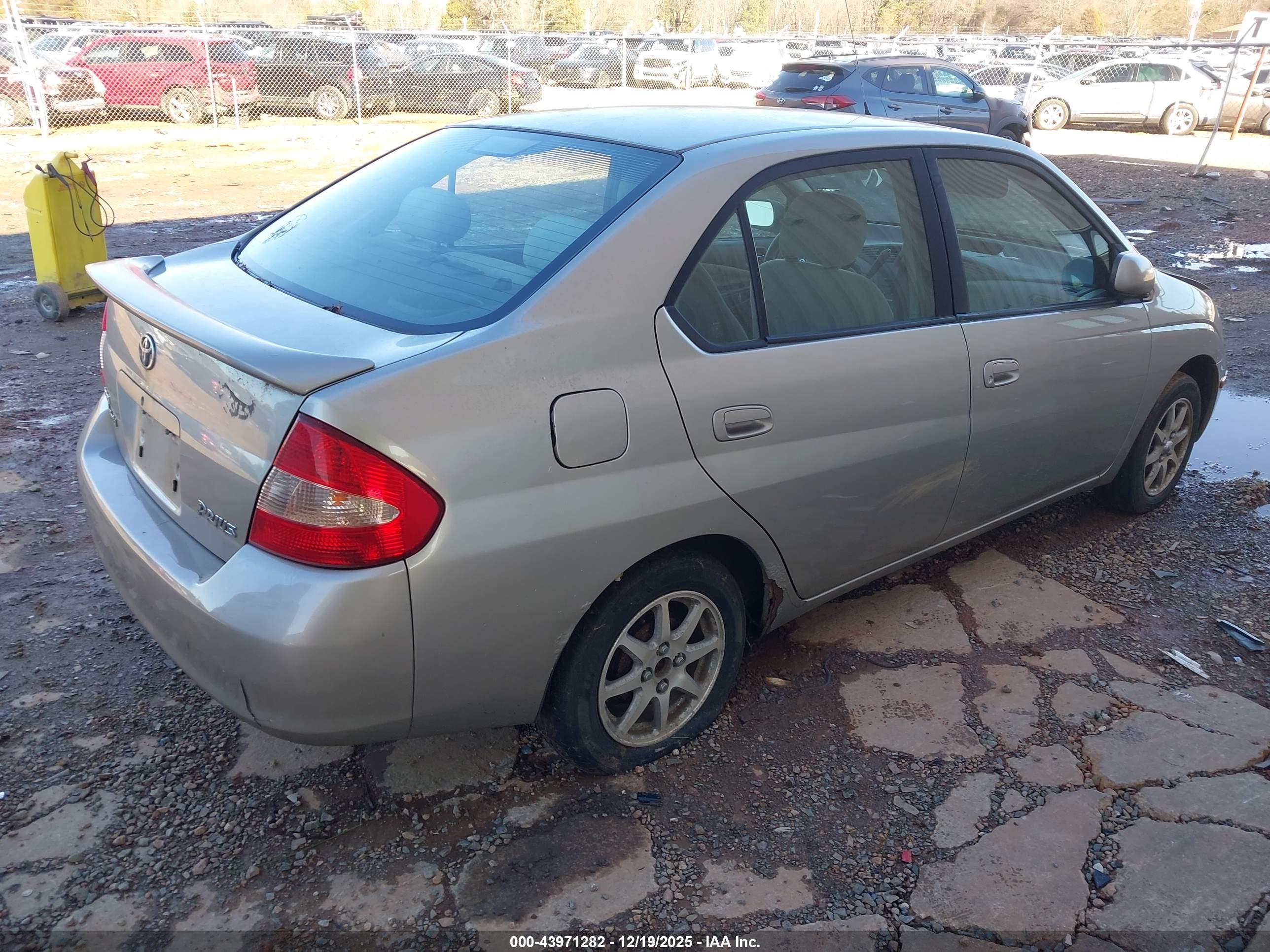 TOYOTA PRIUS image 4