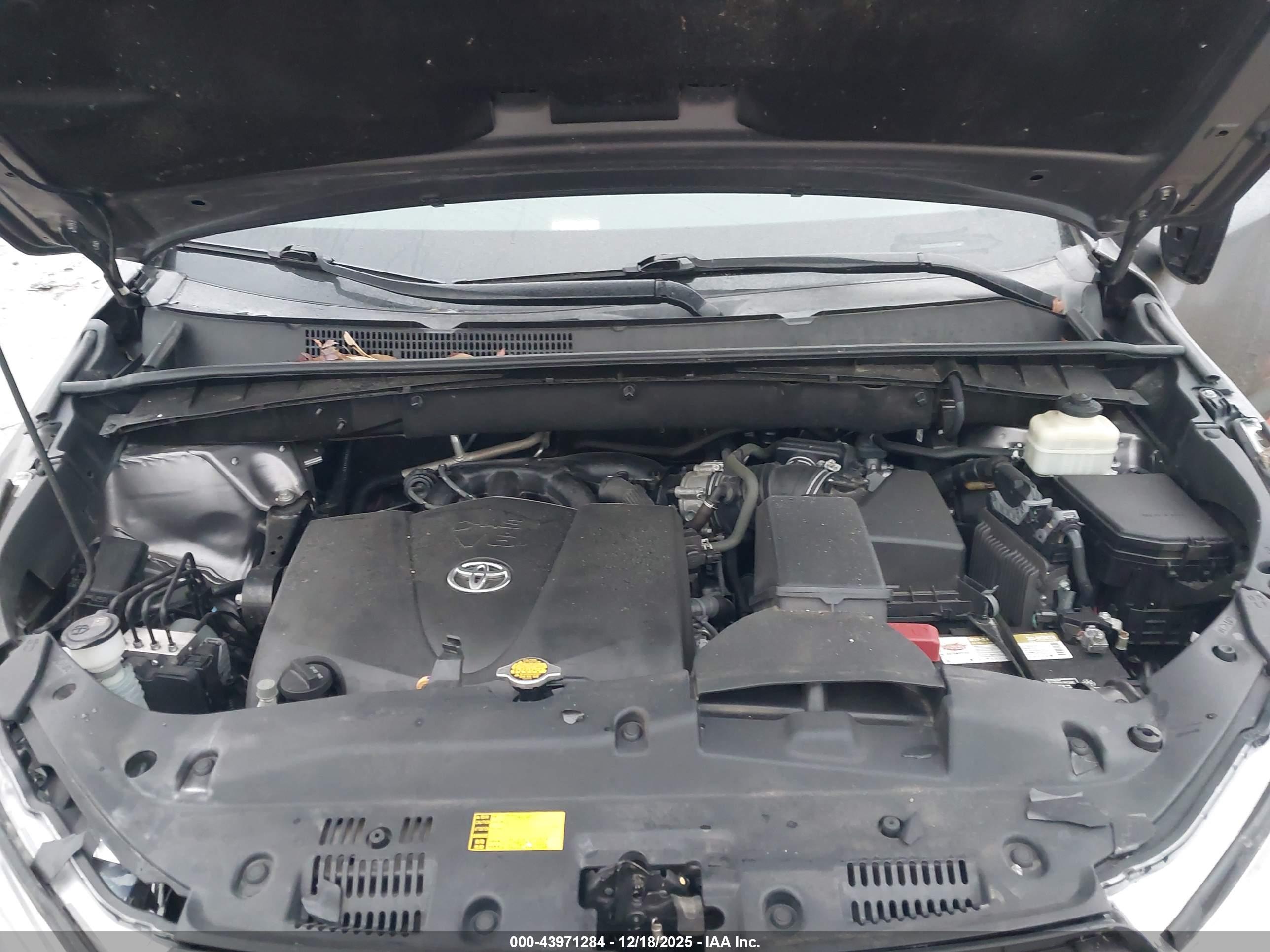 TOYOTA HIGHLANDER image 10