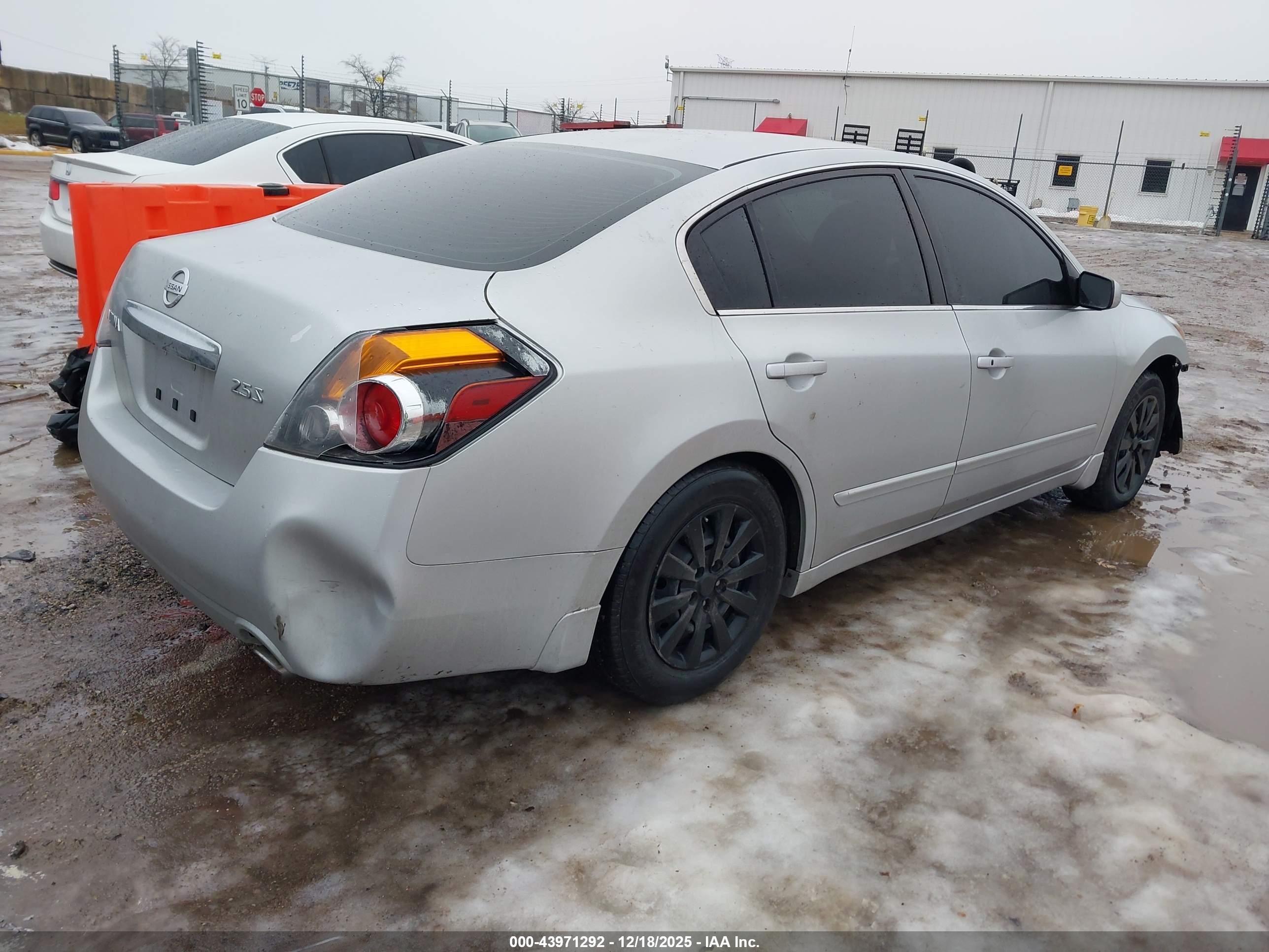 NISSAN ALTIMA image 4