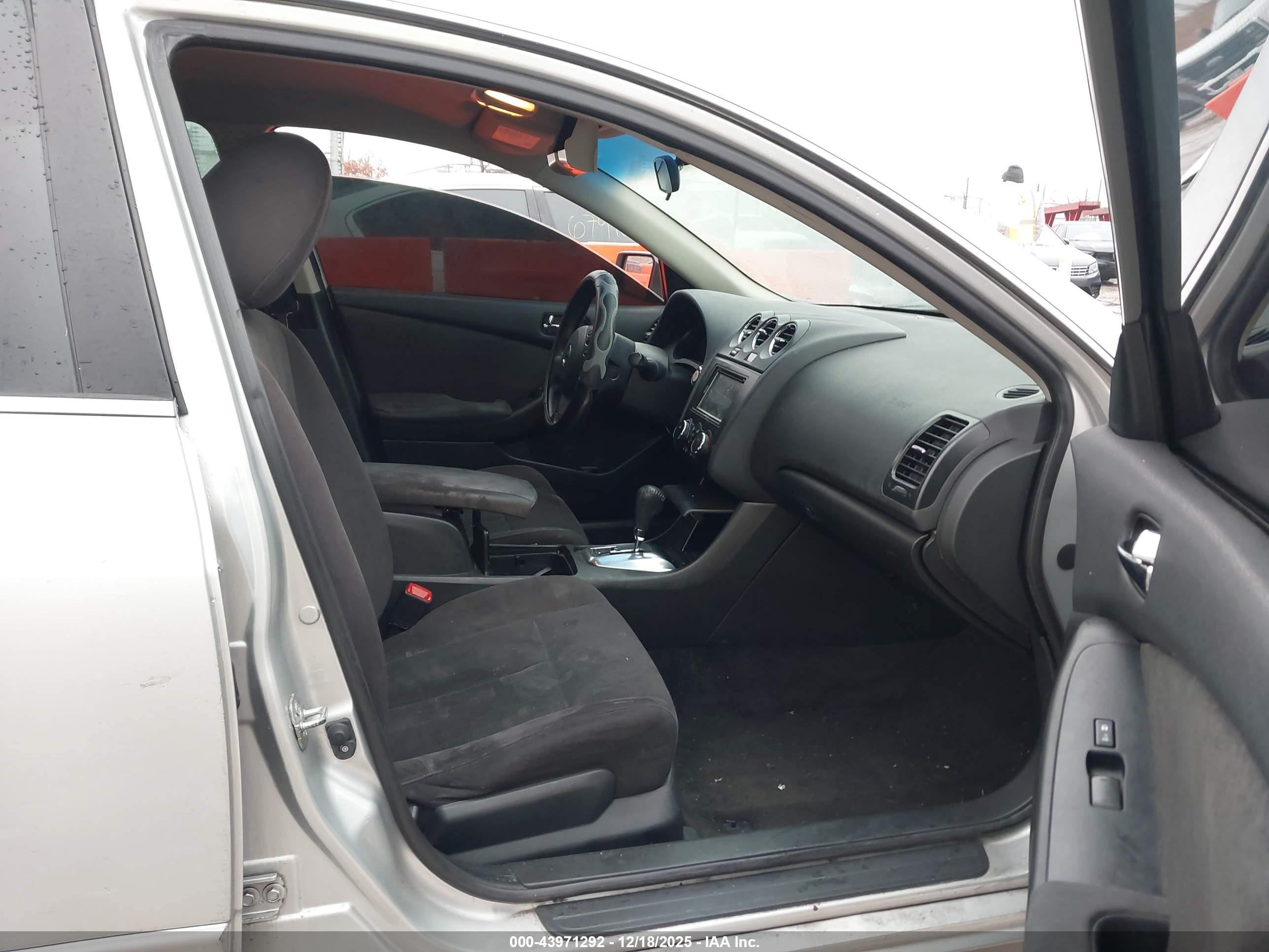 NISSAN ALTIMA image 5
