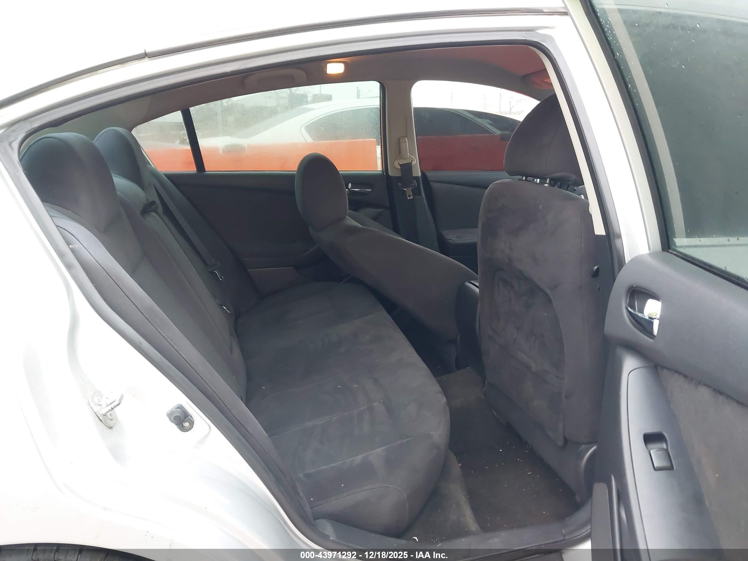 NISSAN ALTIMA image 8