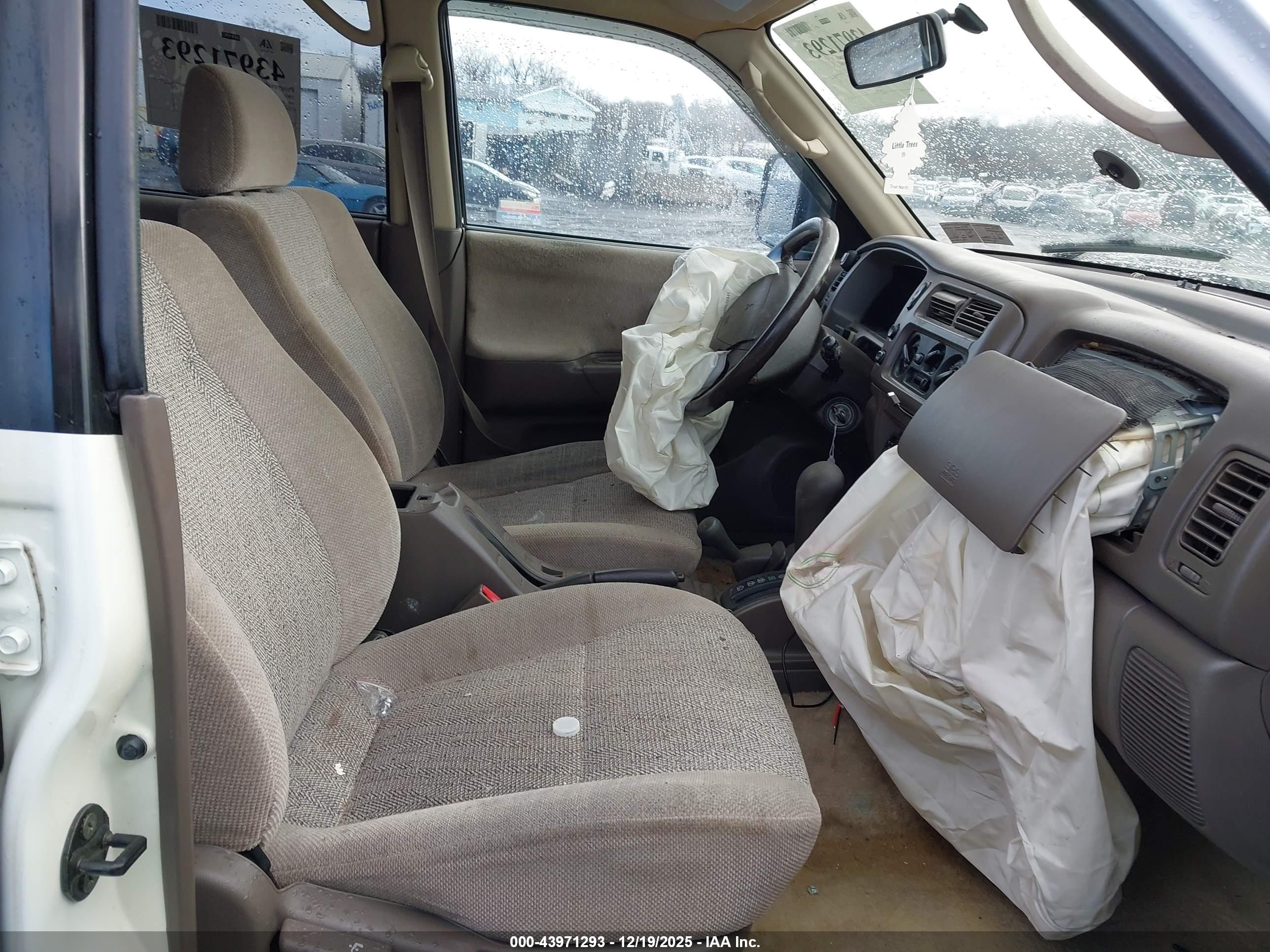 MITSUBISHI MONTERO image 5
