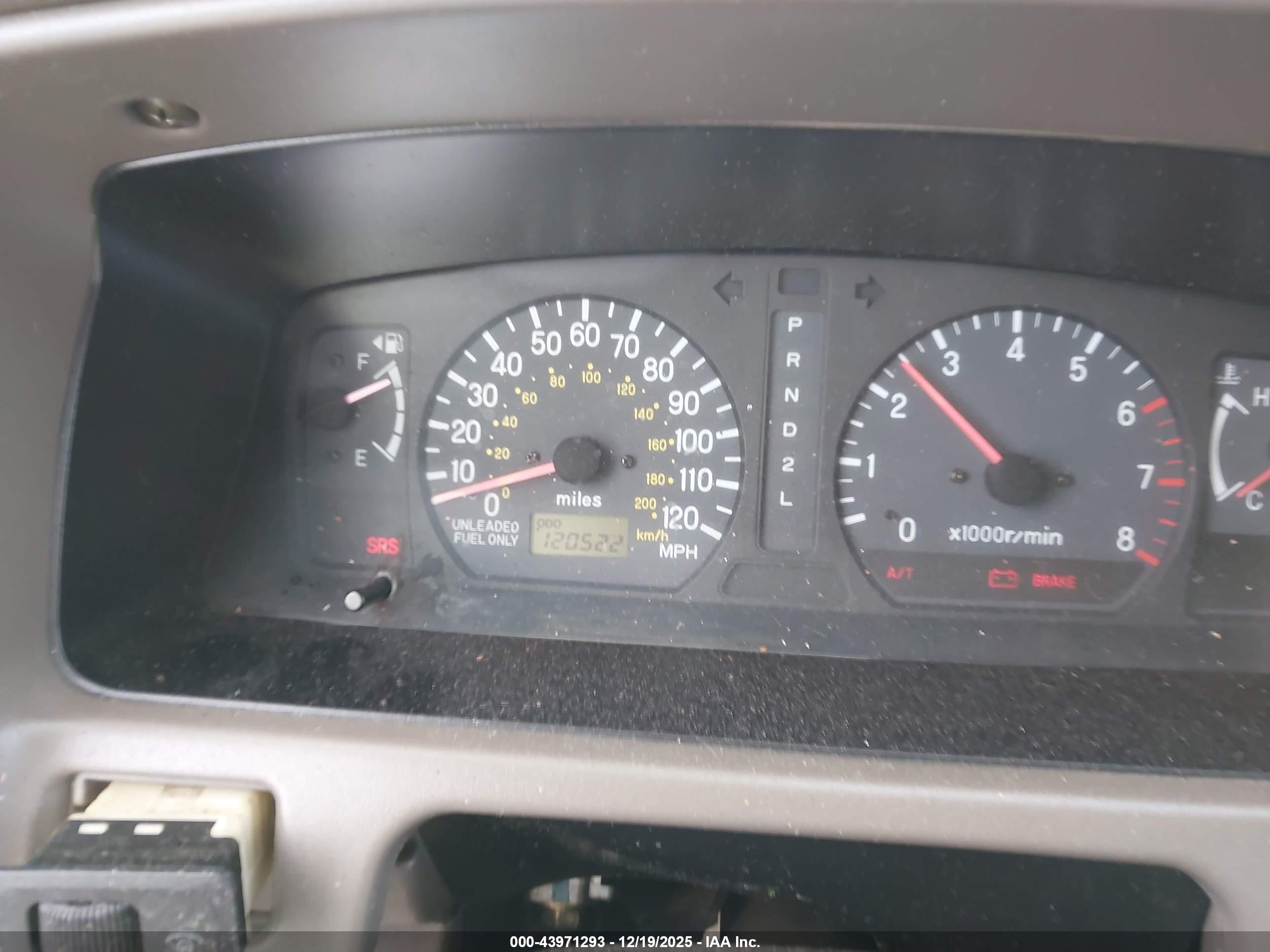 MITSUBISHI MONTERO image 7
