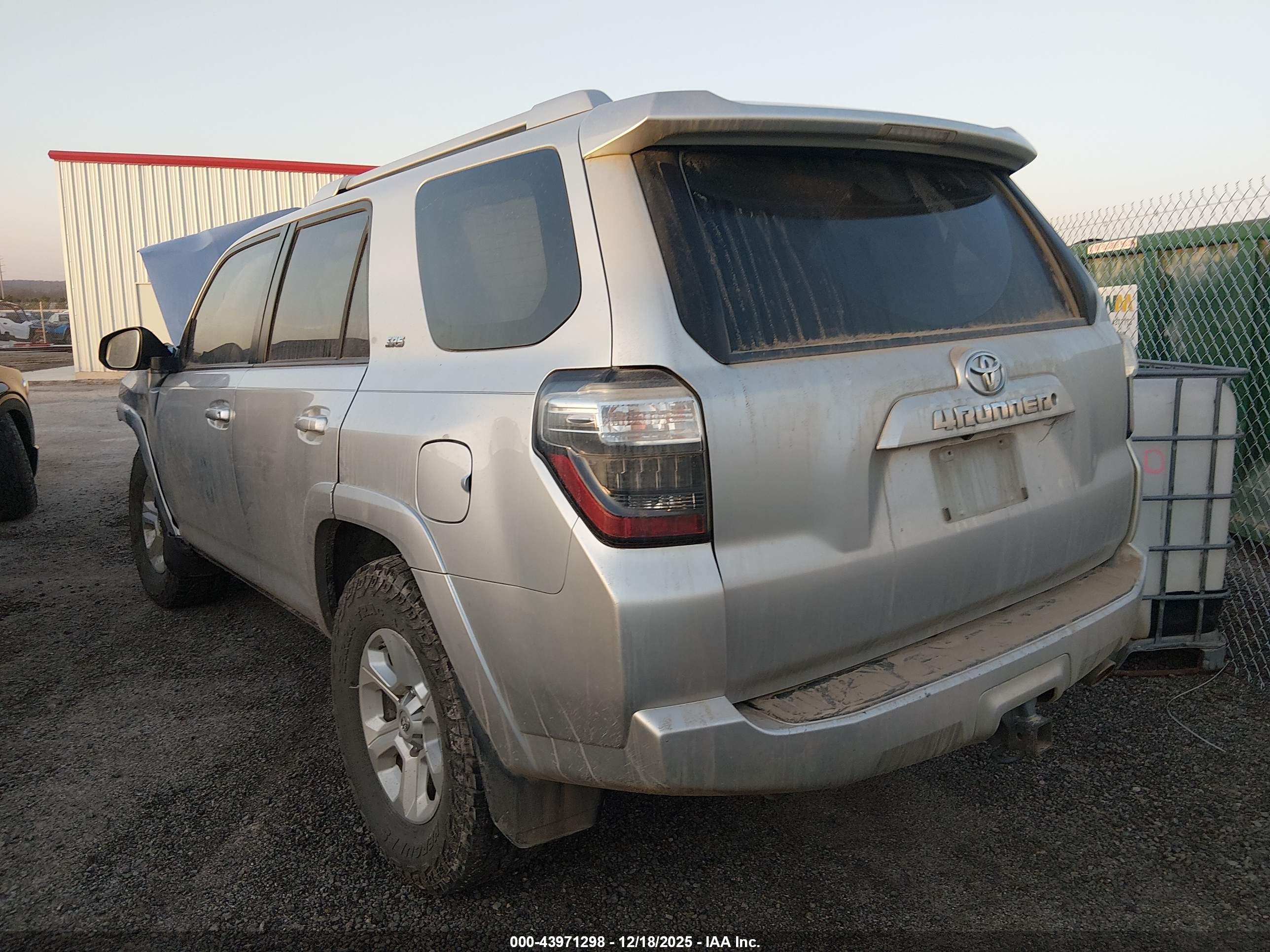 TOYOTA 4RUNNER image 3