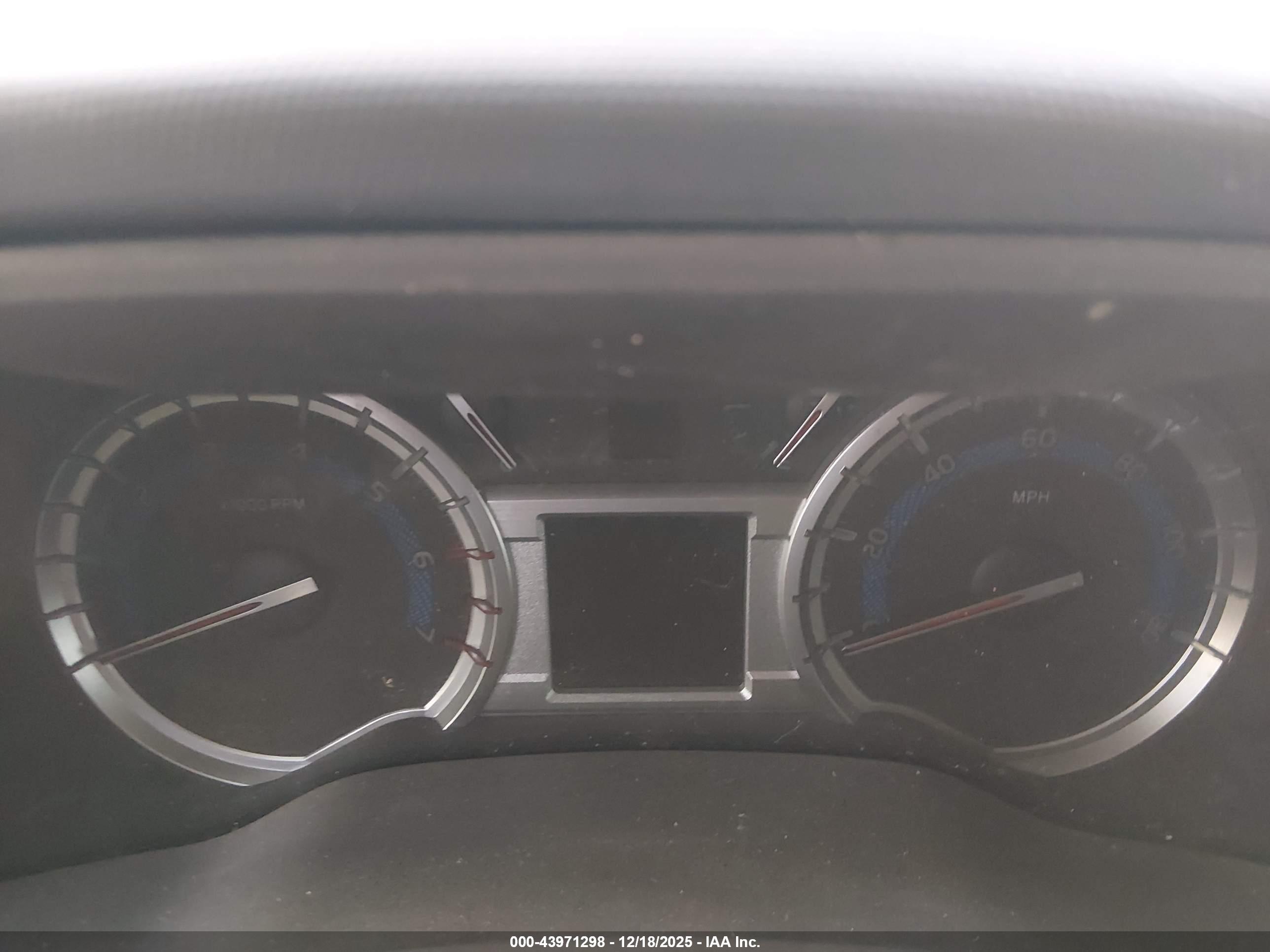 TOYOTA 4RUNNER image 7