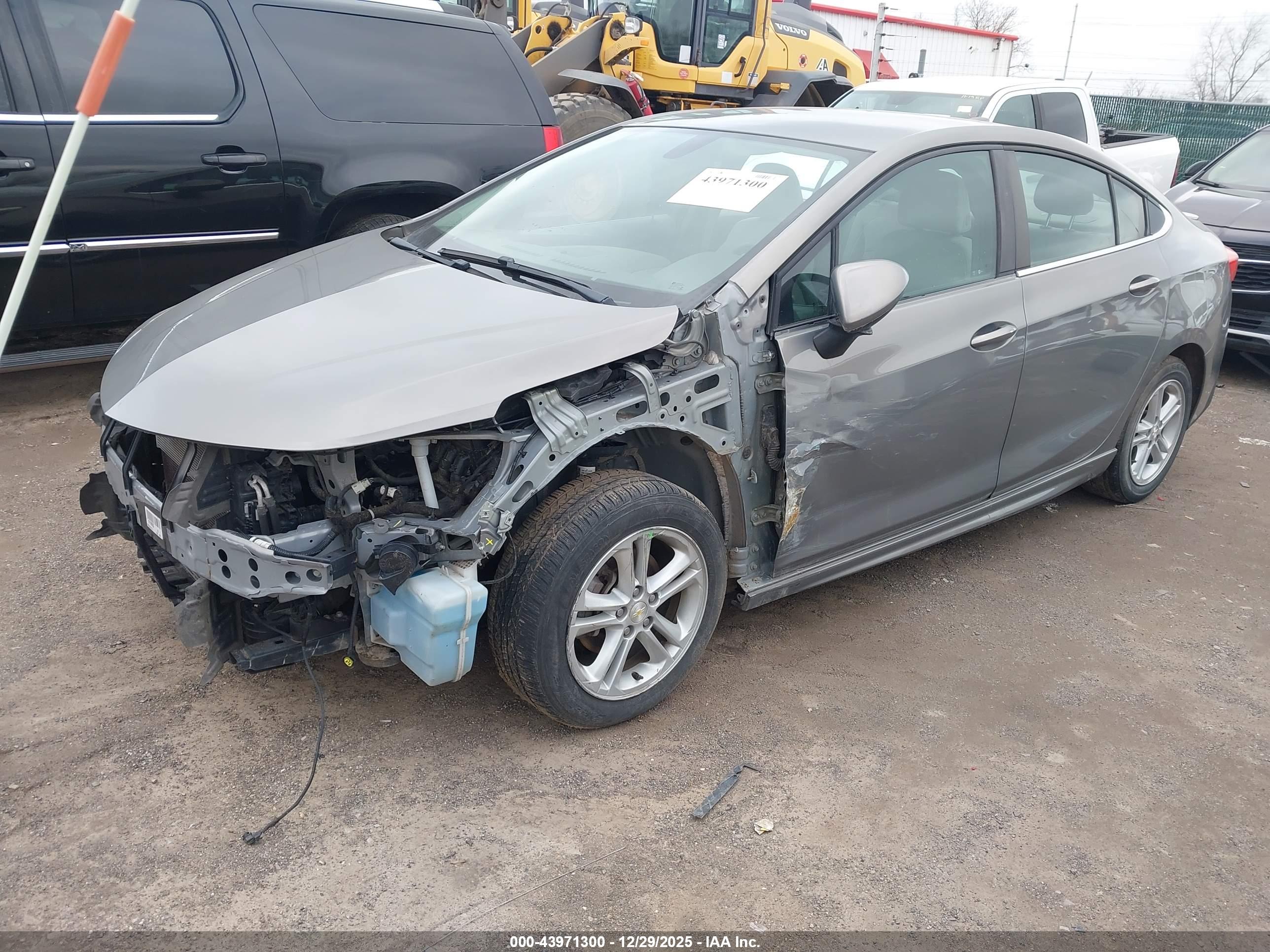 CHEVROLET CRUZE image 2
