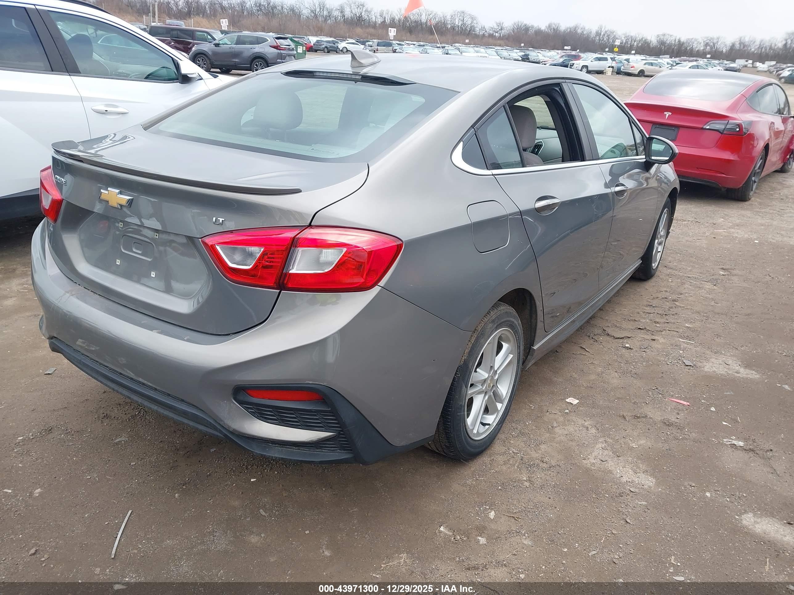 CHEVROLET CRUZE image 4