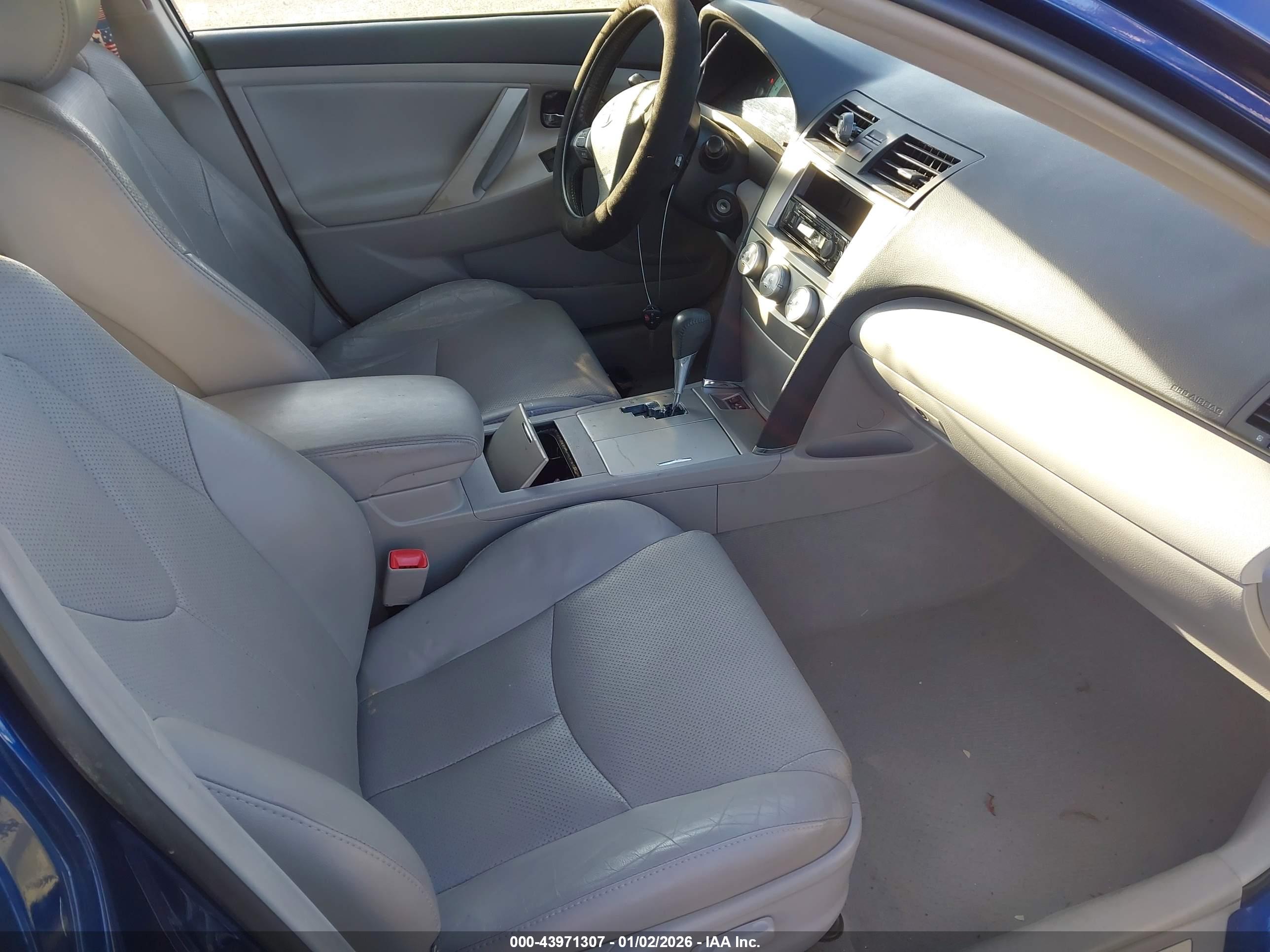 TOYOTA CAMRY image 5