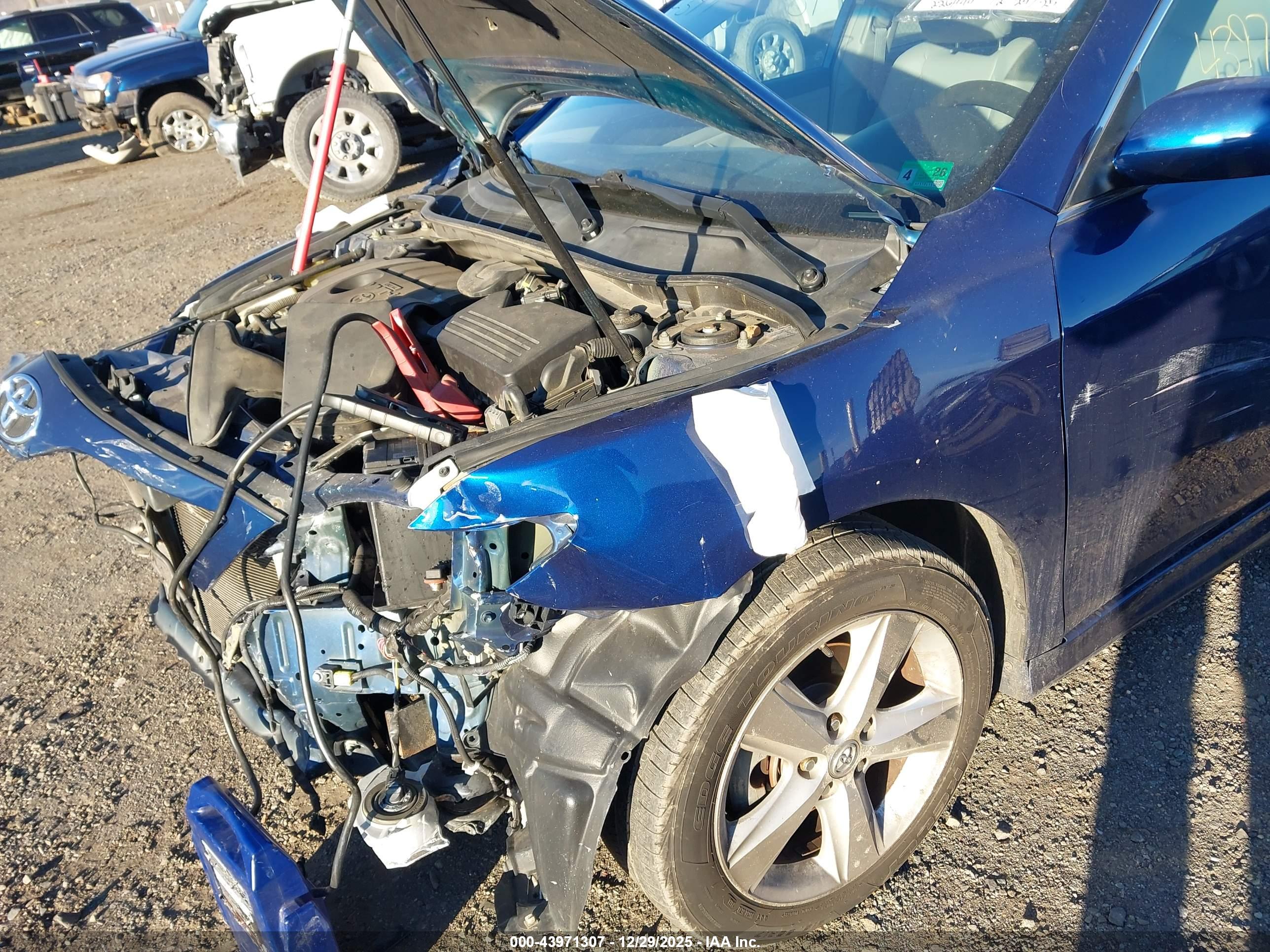 TOYOTA CAMRY image 6