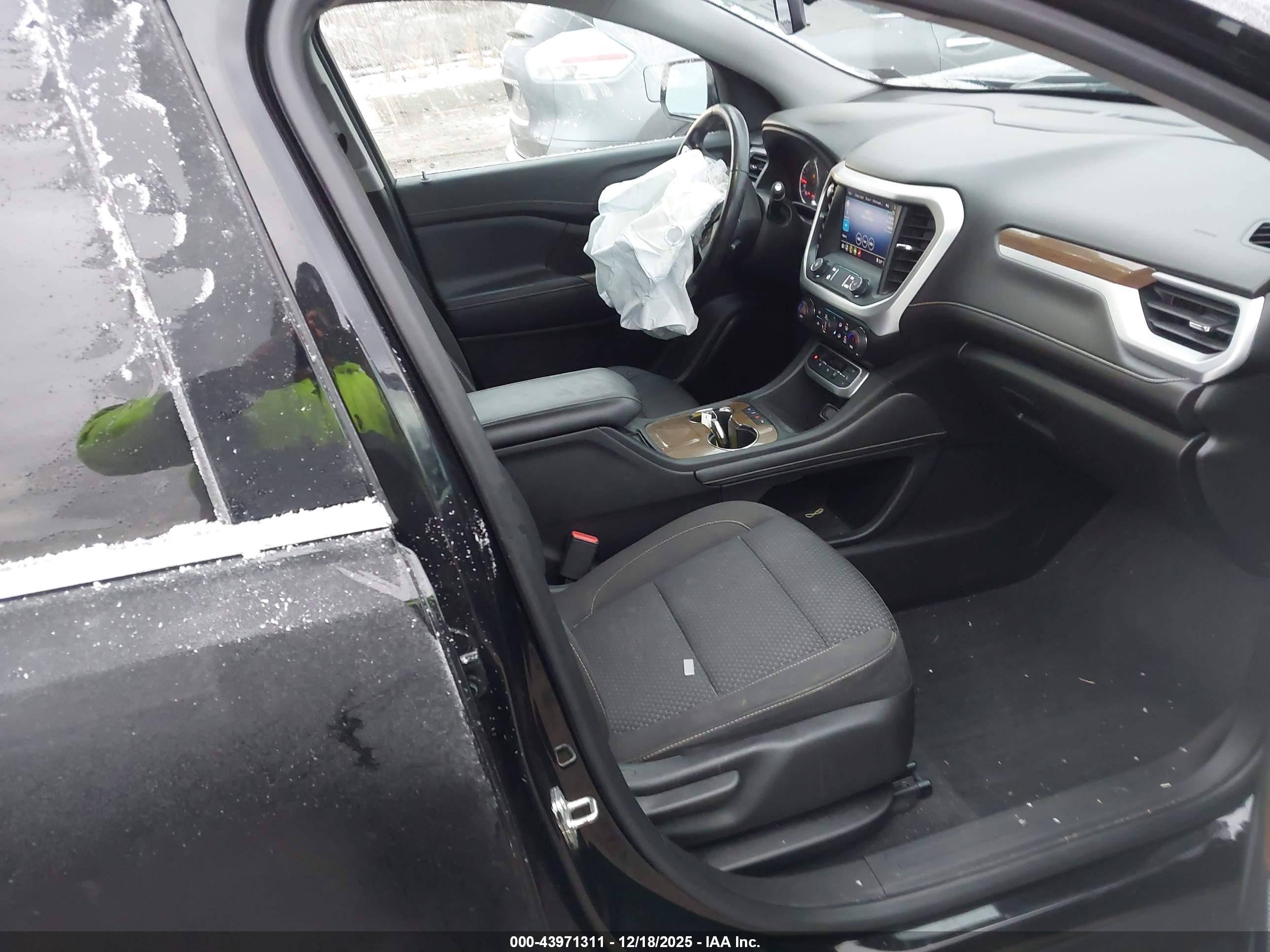 GMC ACADIA image 5