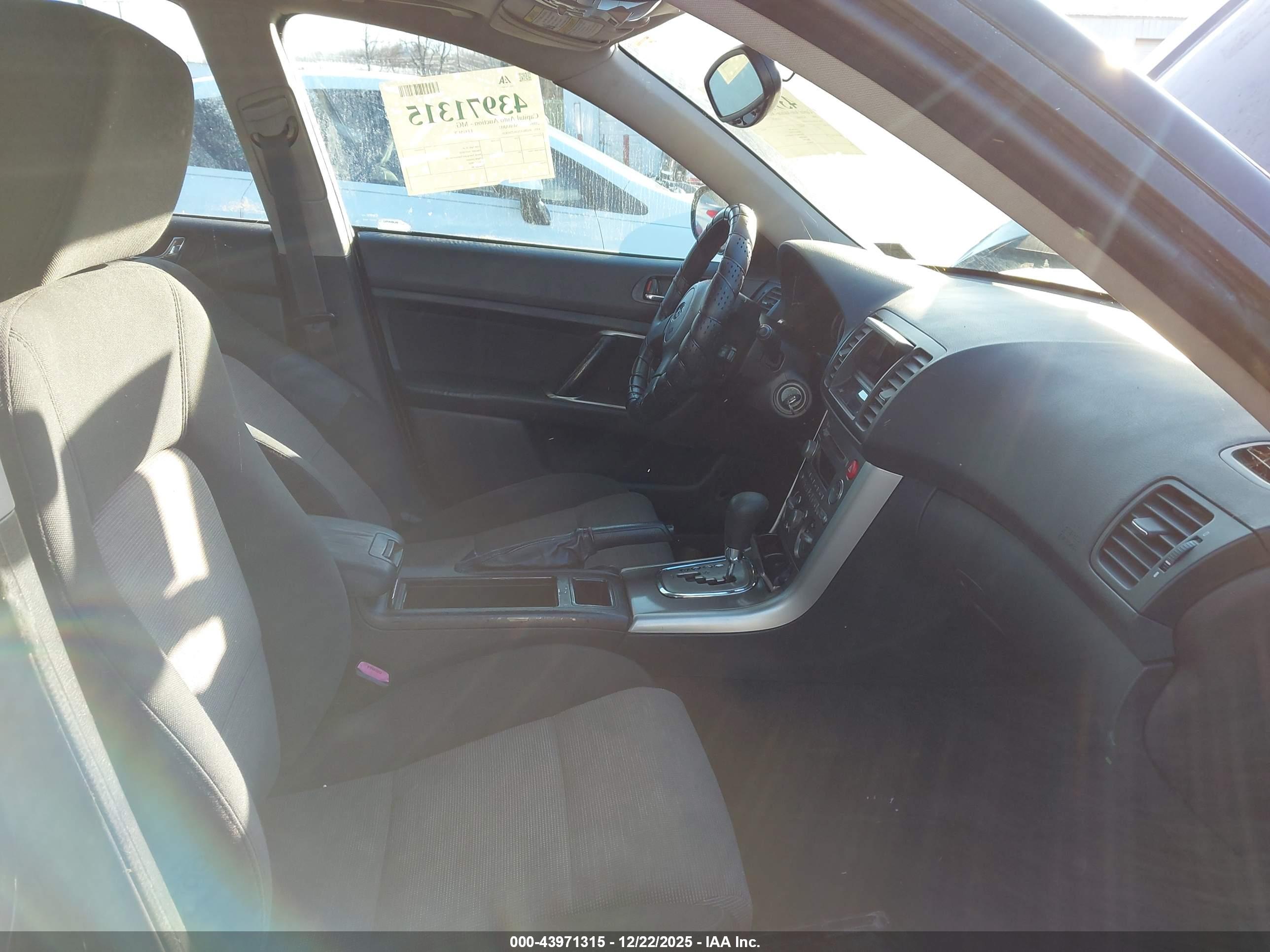 SUBARU LEGACY image 5
