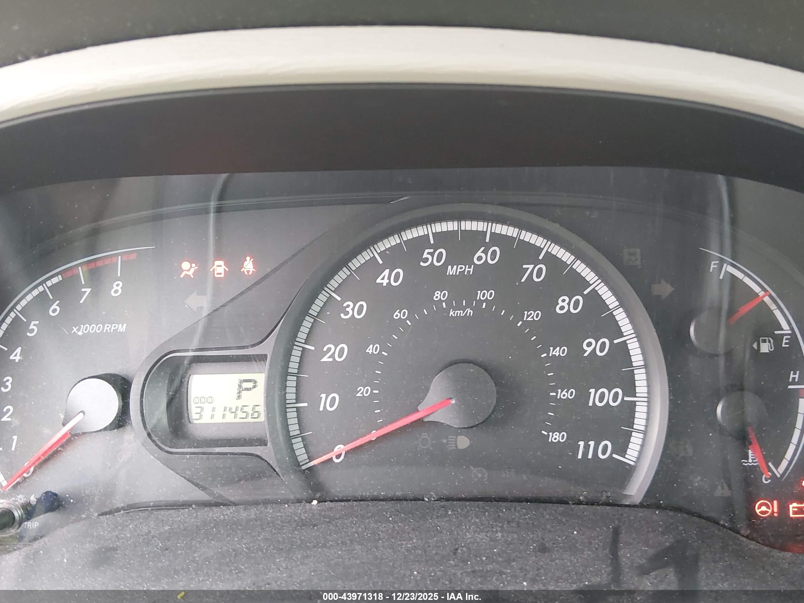 TOYOTA SIENNA image 7